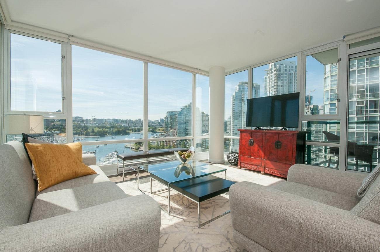 1703 - 1067 Marinaside, Vancouver, V6Z 3A4 — photo 2