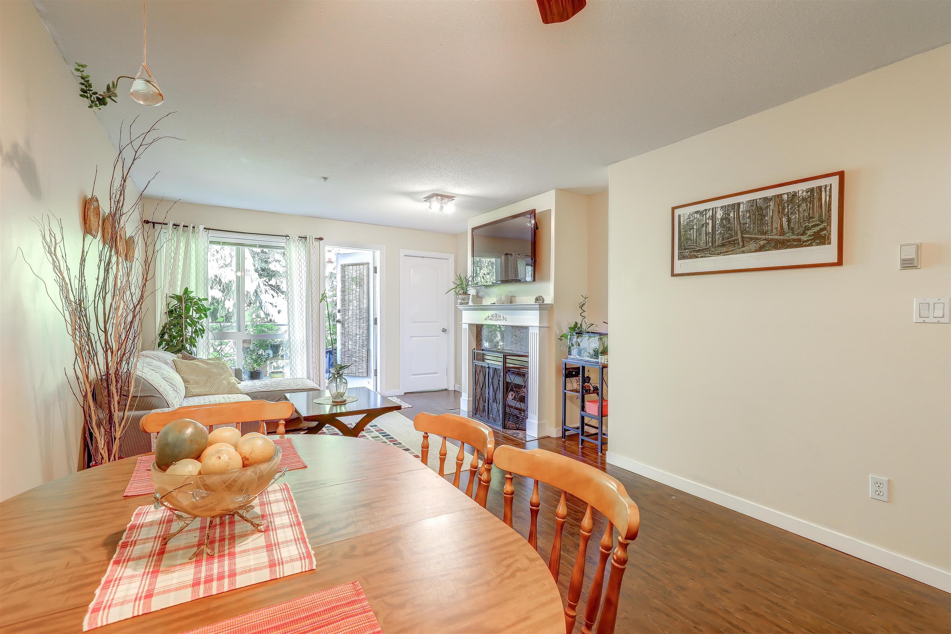 302 - 15342 20th Avenue, Surrey, V4A 2A3 — photo 4