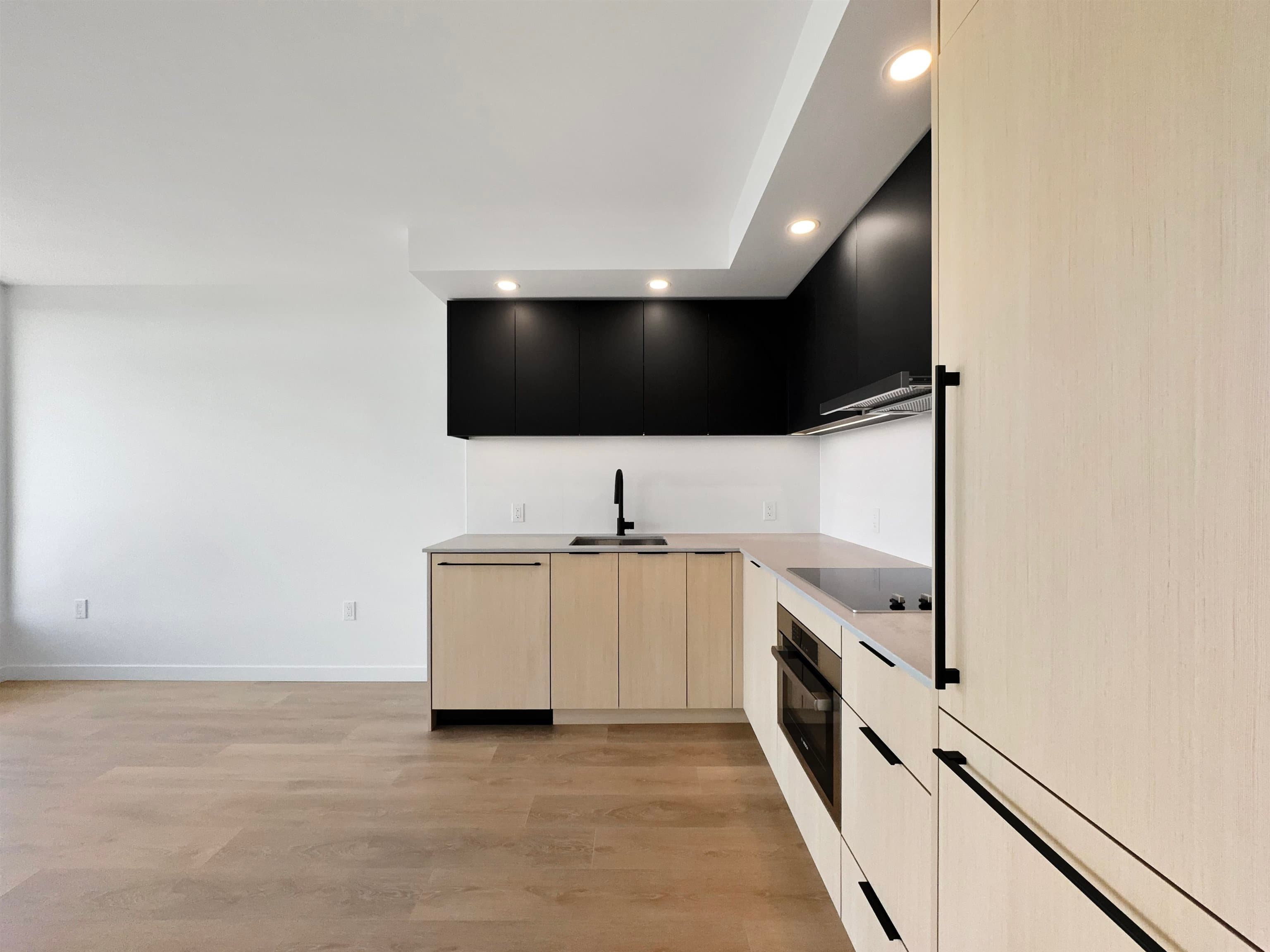 29XX - 13738 Central Avenue, Surrey, V3T 0X5 — photo 3