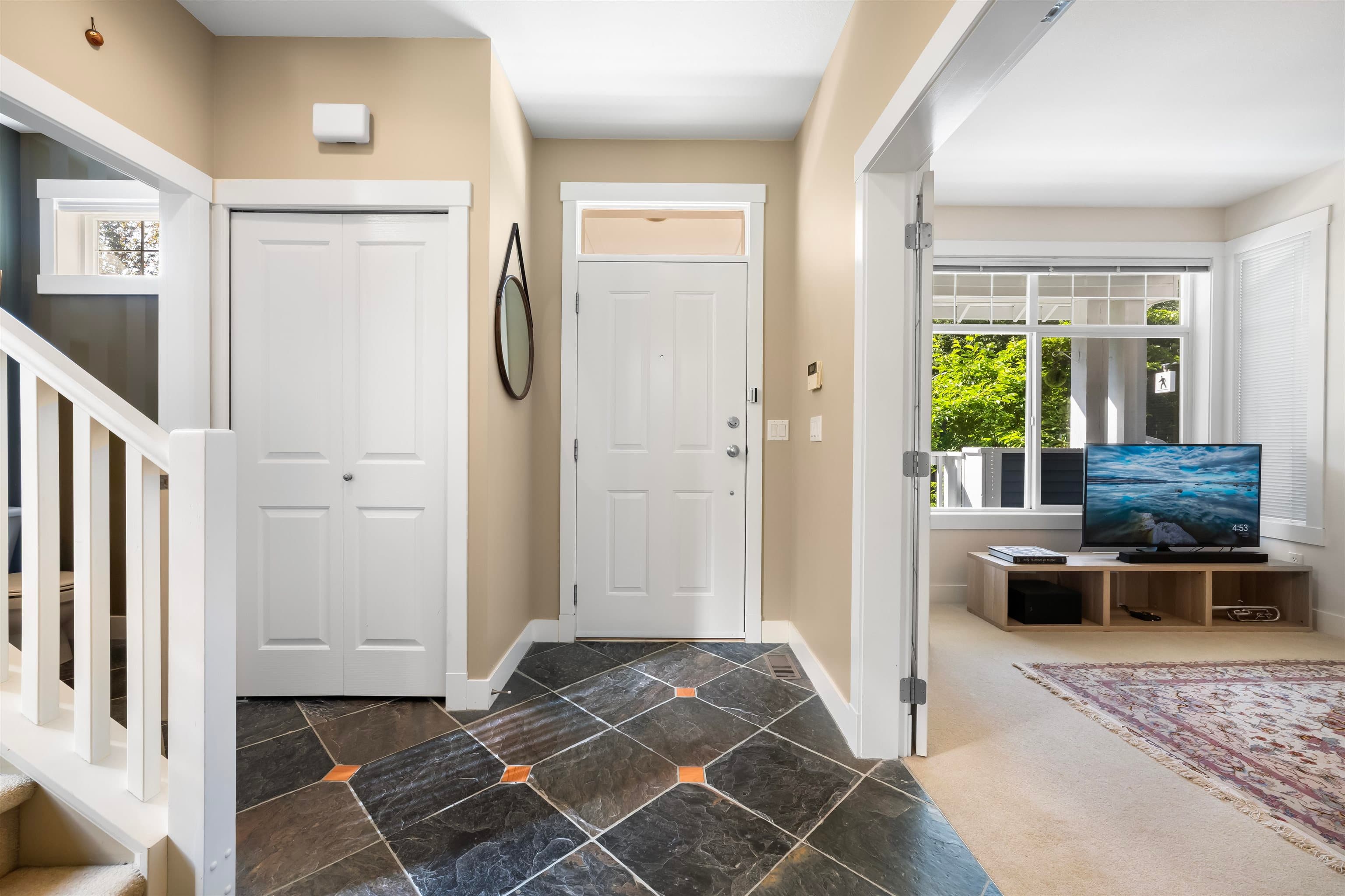 1931 Parkway Boulevard, Coquitlam, V3E 3L5 — photo 3