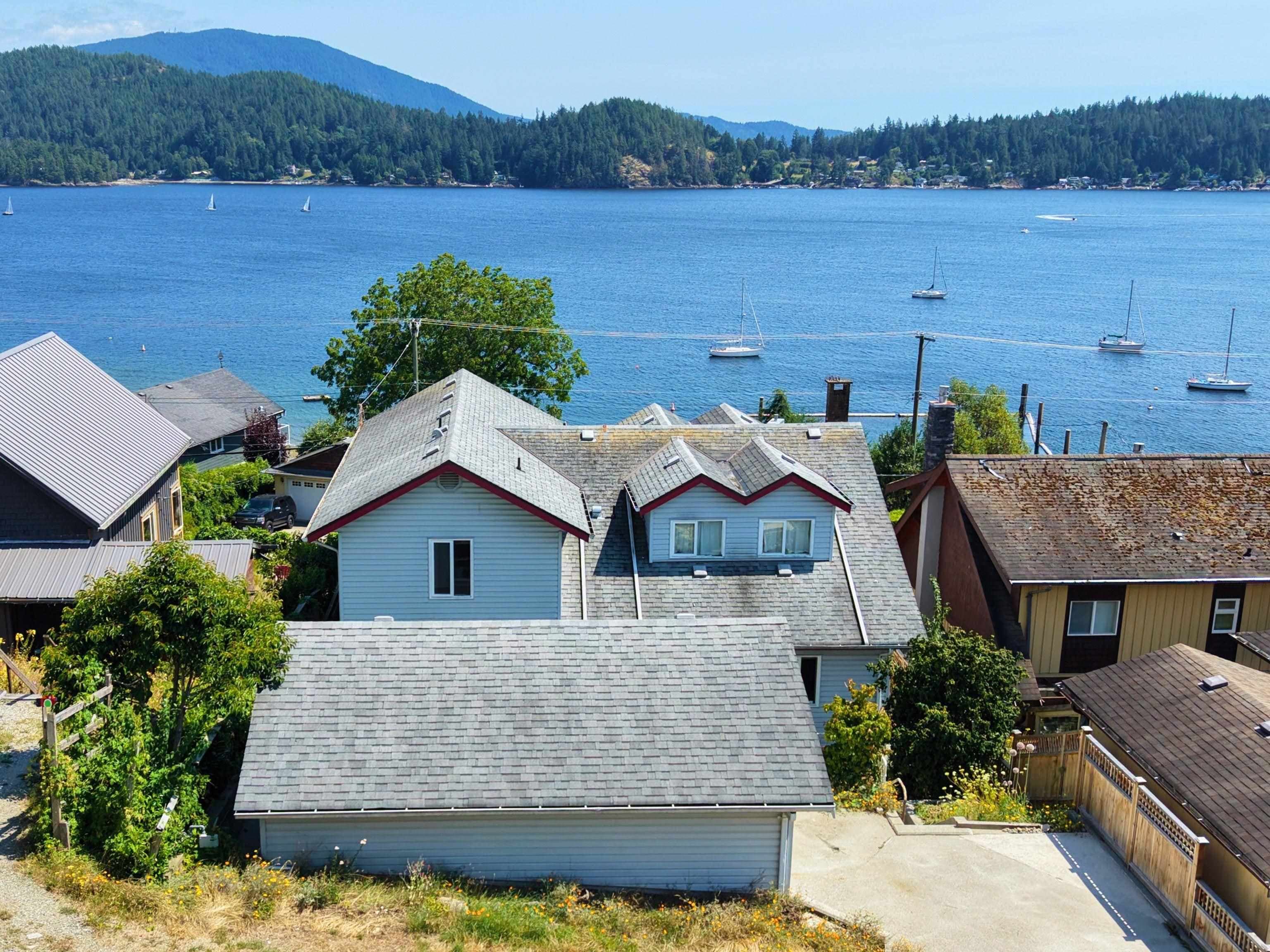 603 Marine Drive, Gibsons, V0N 1V1 — photo 1