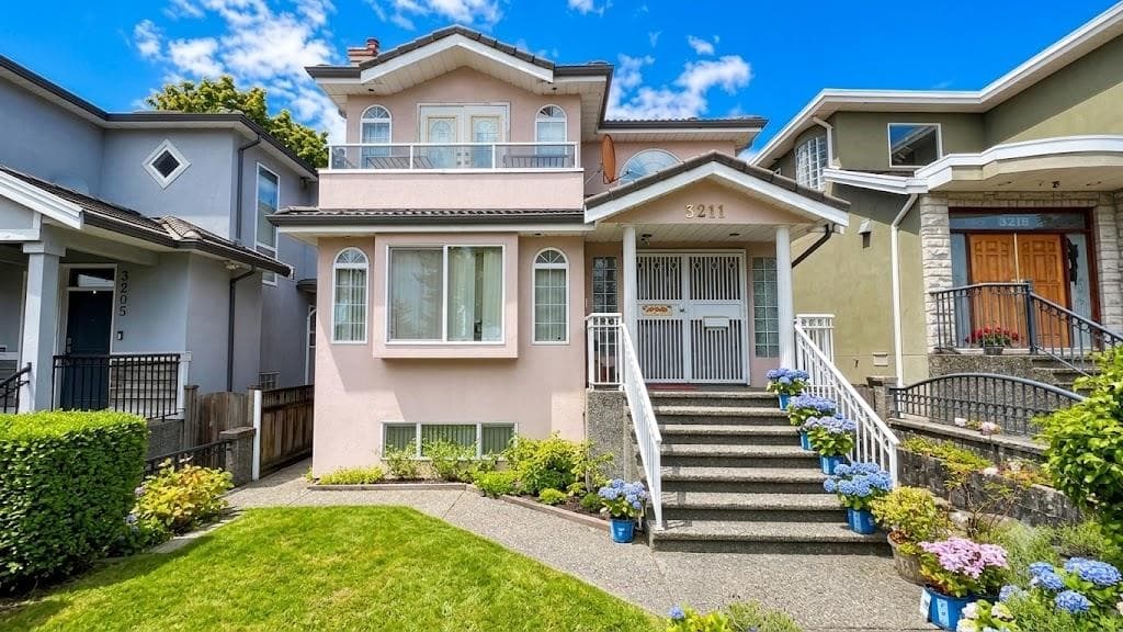 3211 Queens Avenue, Vancouver