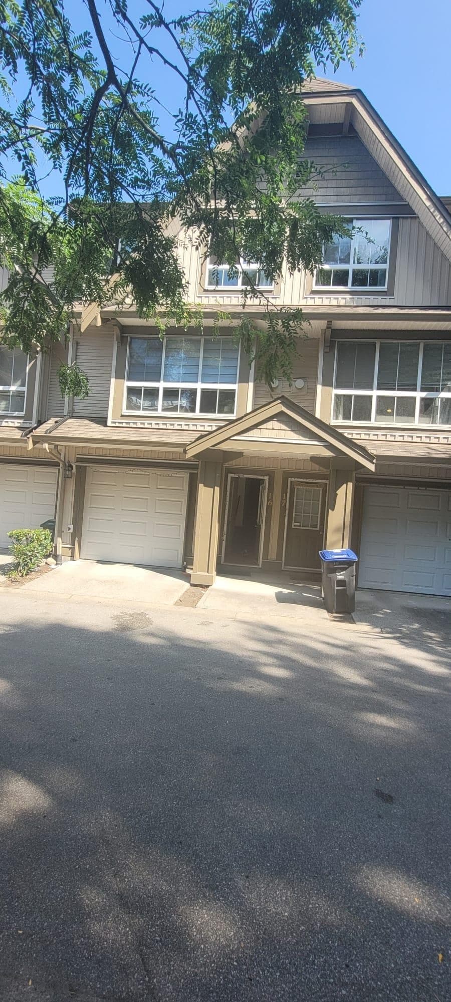 16 - 12738 66 Avenue, Surrey