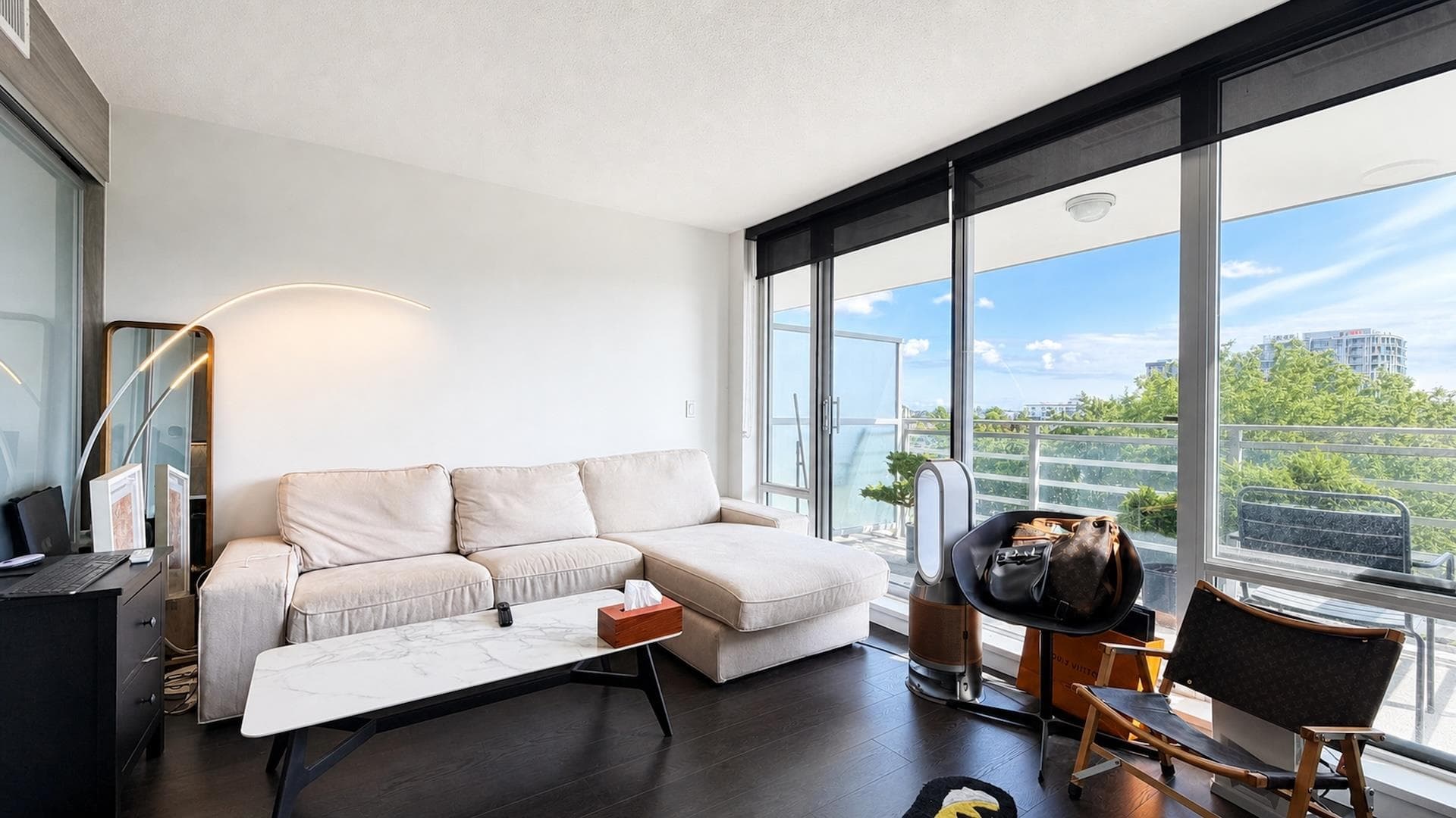 819 - 8800 Hazelbridge Way, Richmond, V6X 0S3 — photo 2