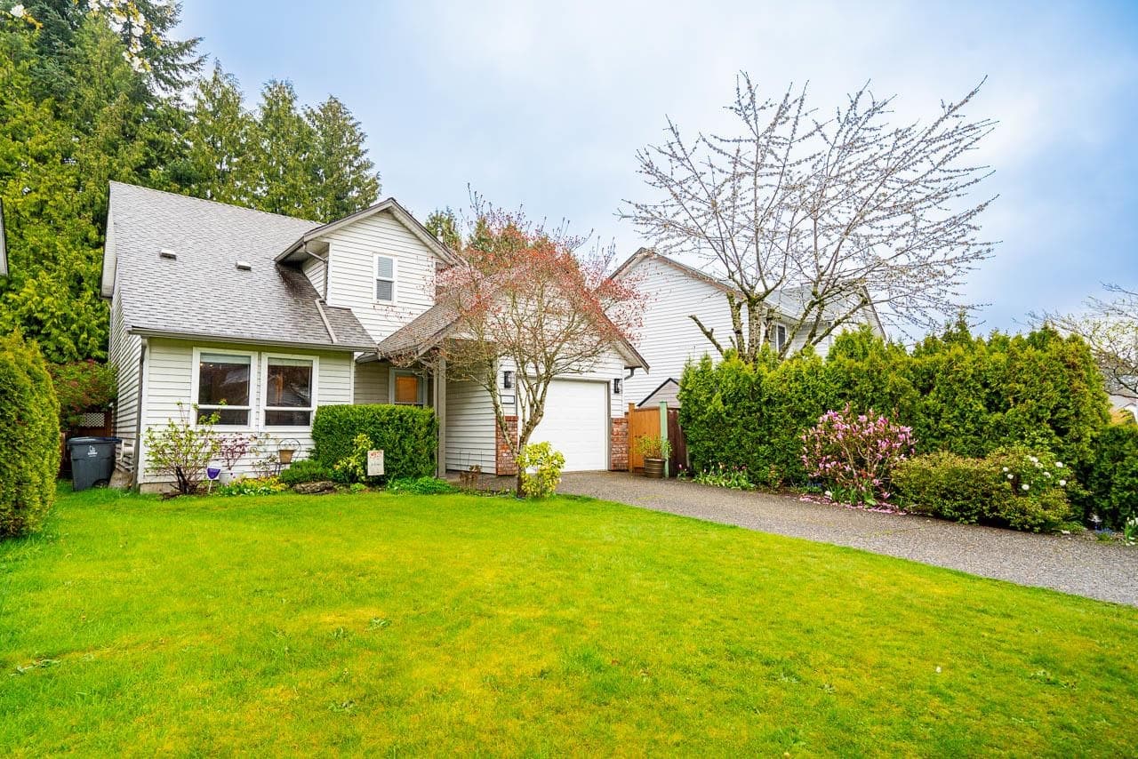 15429 90 Avenue, Surrey, V3R 9J5 — photo 2