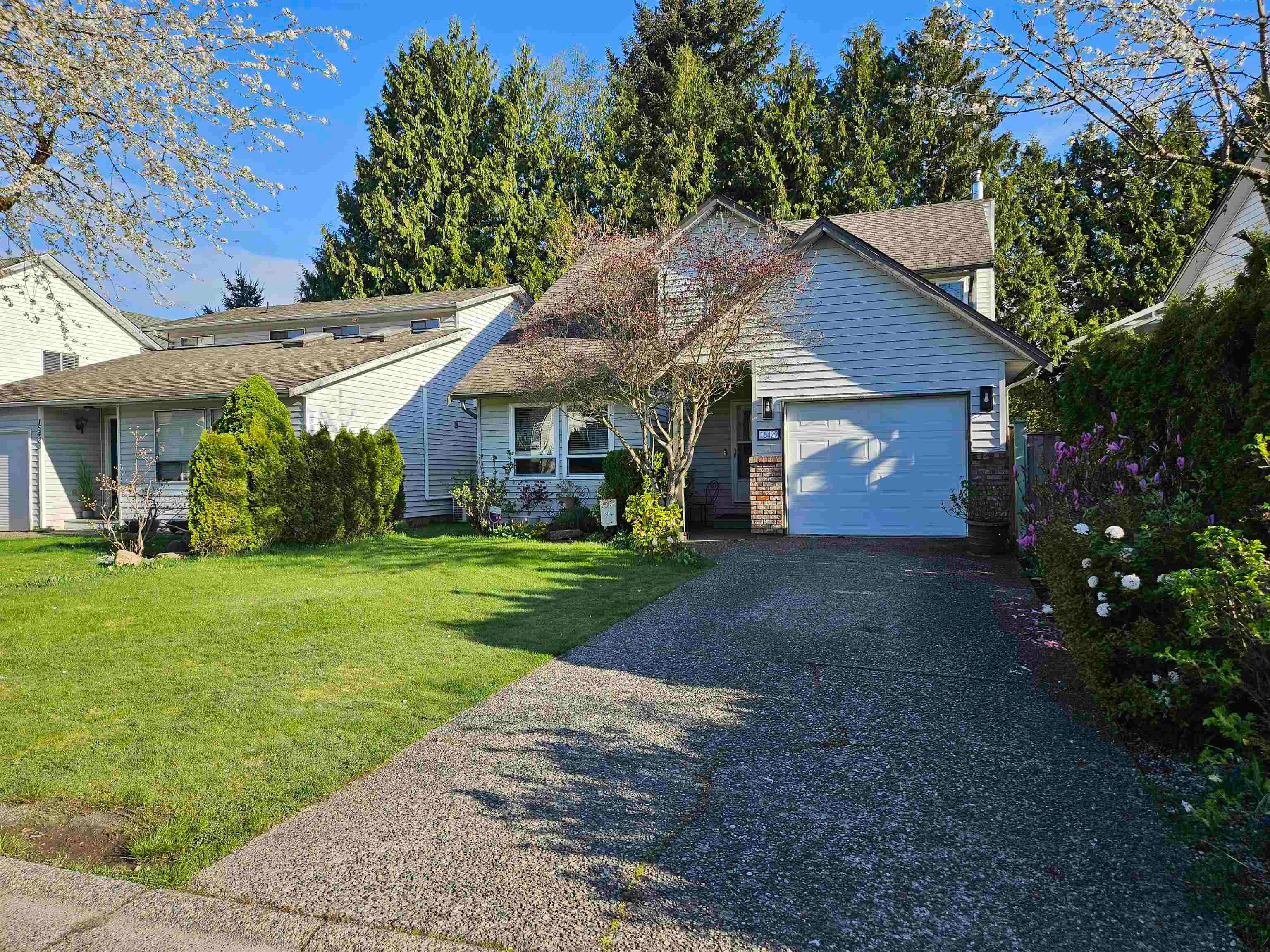 15429 90 Avenue, Surrey, V3R 9J5 — photo 1