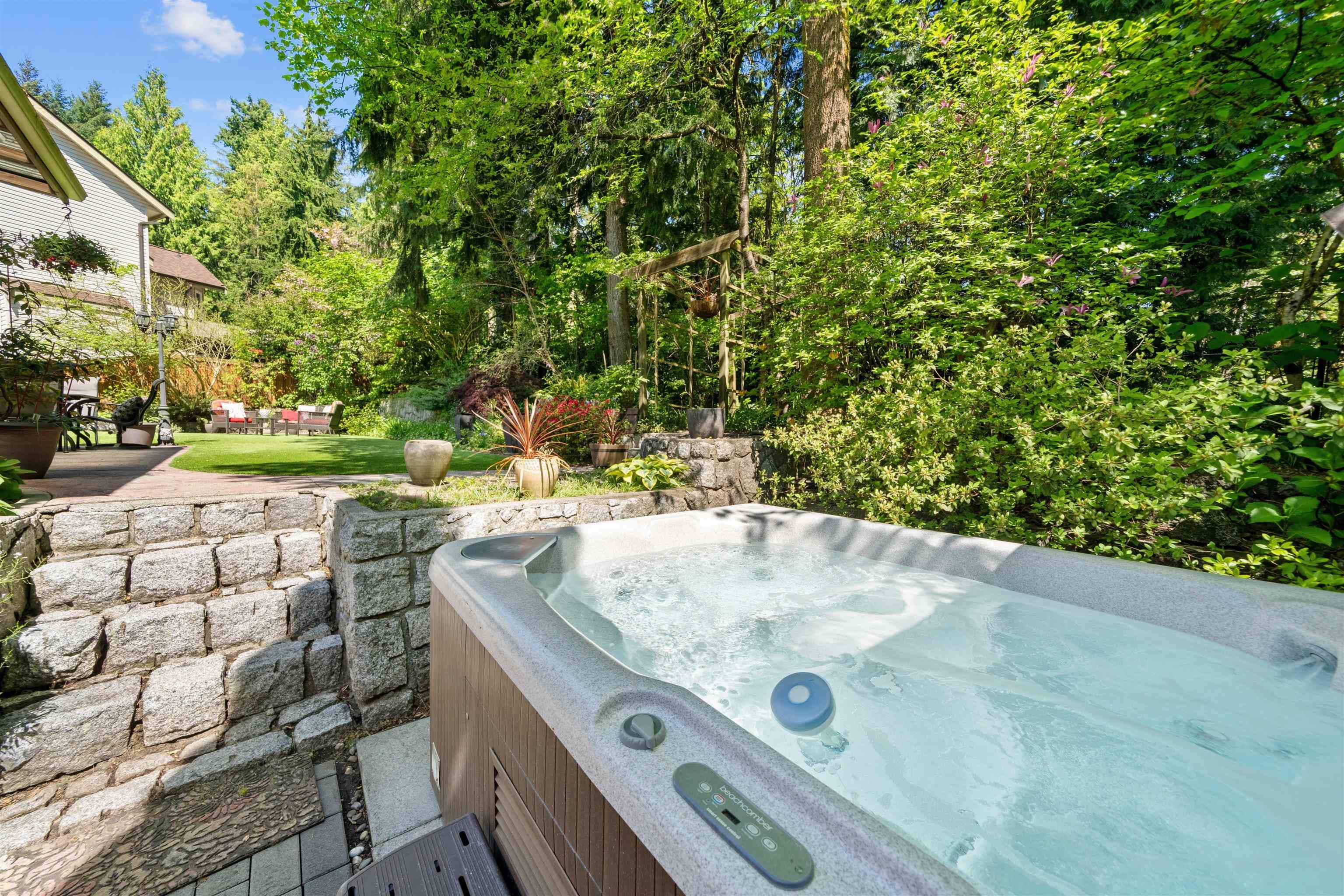 1405 Glenview Court, Coquitlam, V3E 2P5 — photo 2