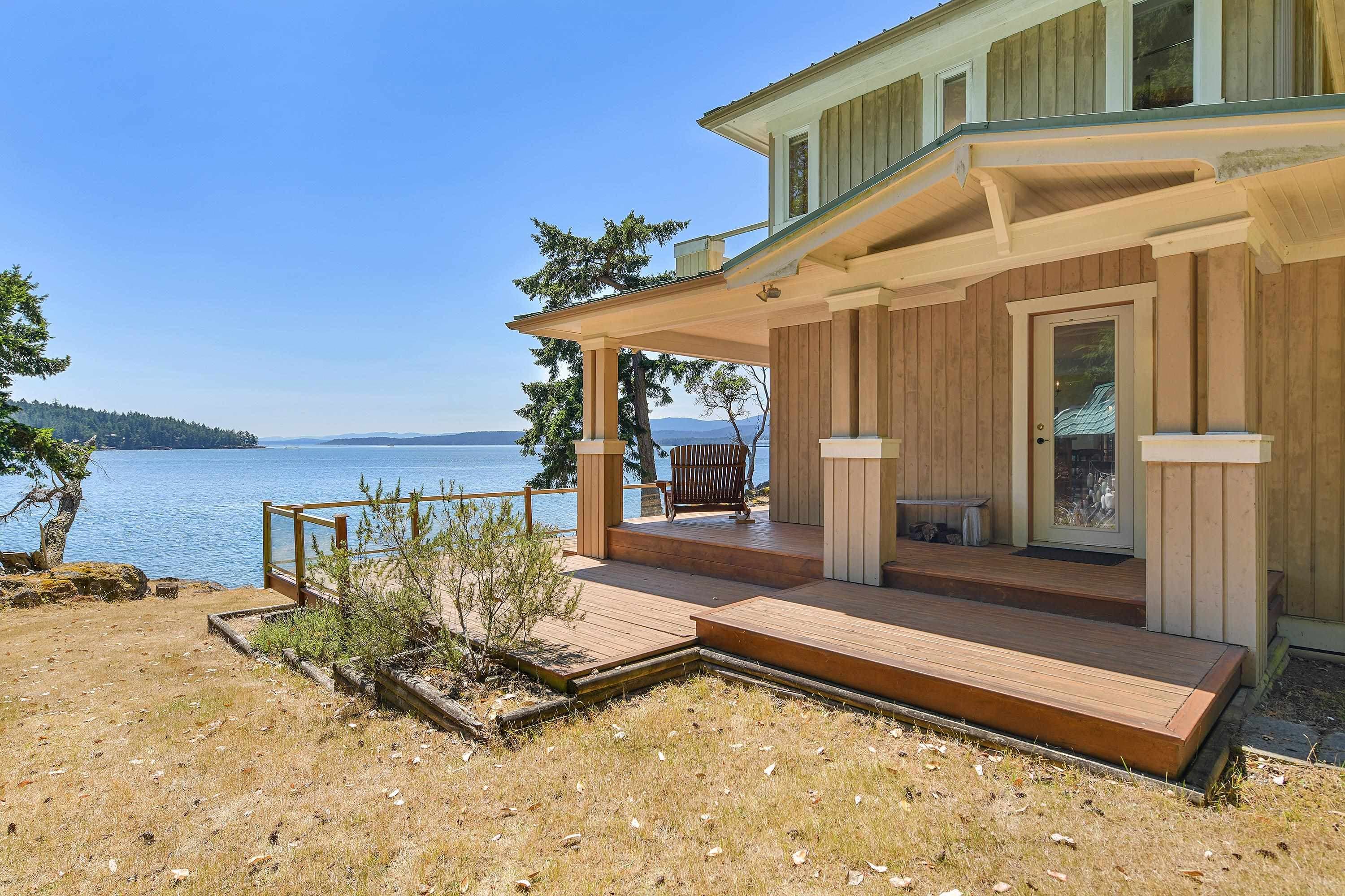 647 Dinner Bay Road, Mayne Island, V0N 2J2 — photo 1