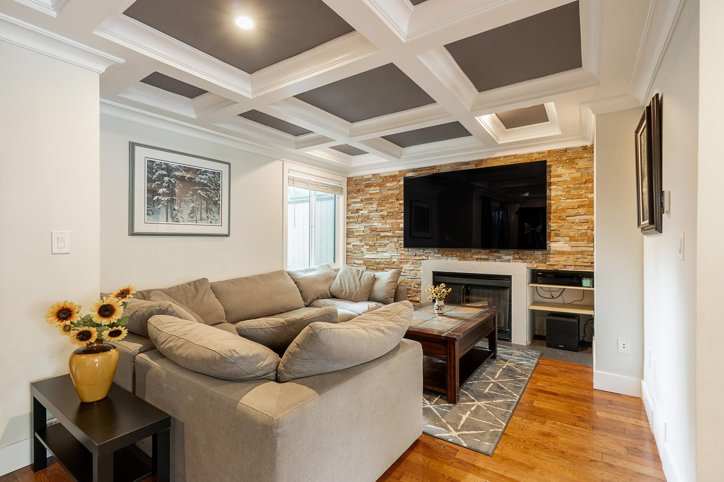 8514 Woodtrail Place, Burnaby, V5A 4A9 — photo 5