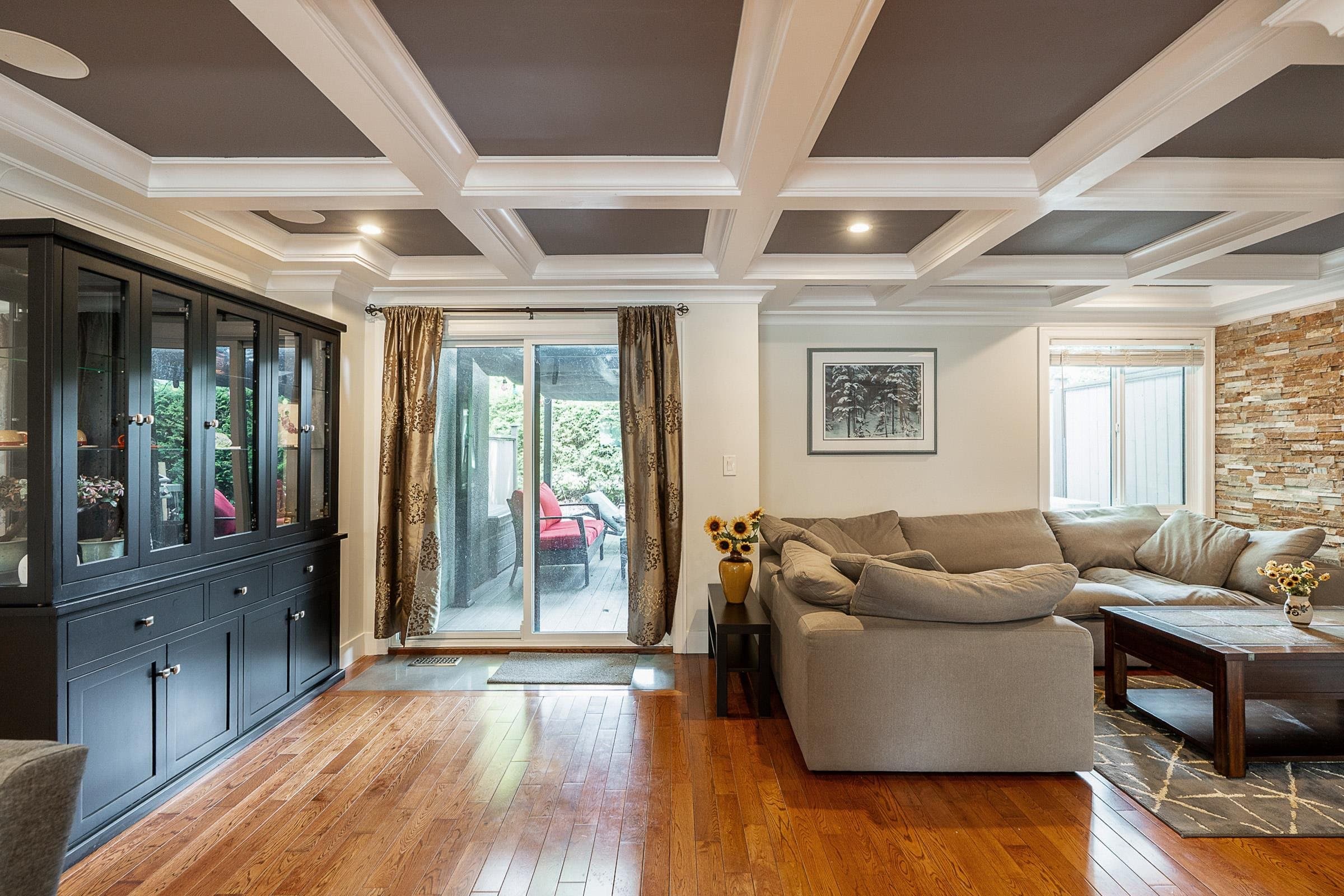8514 Woodtrail Place, Burnaby, V5A 4A9 — photo 4