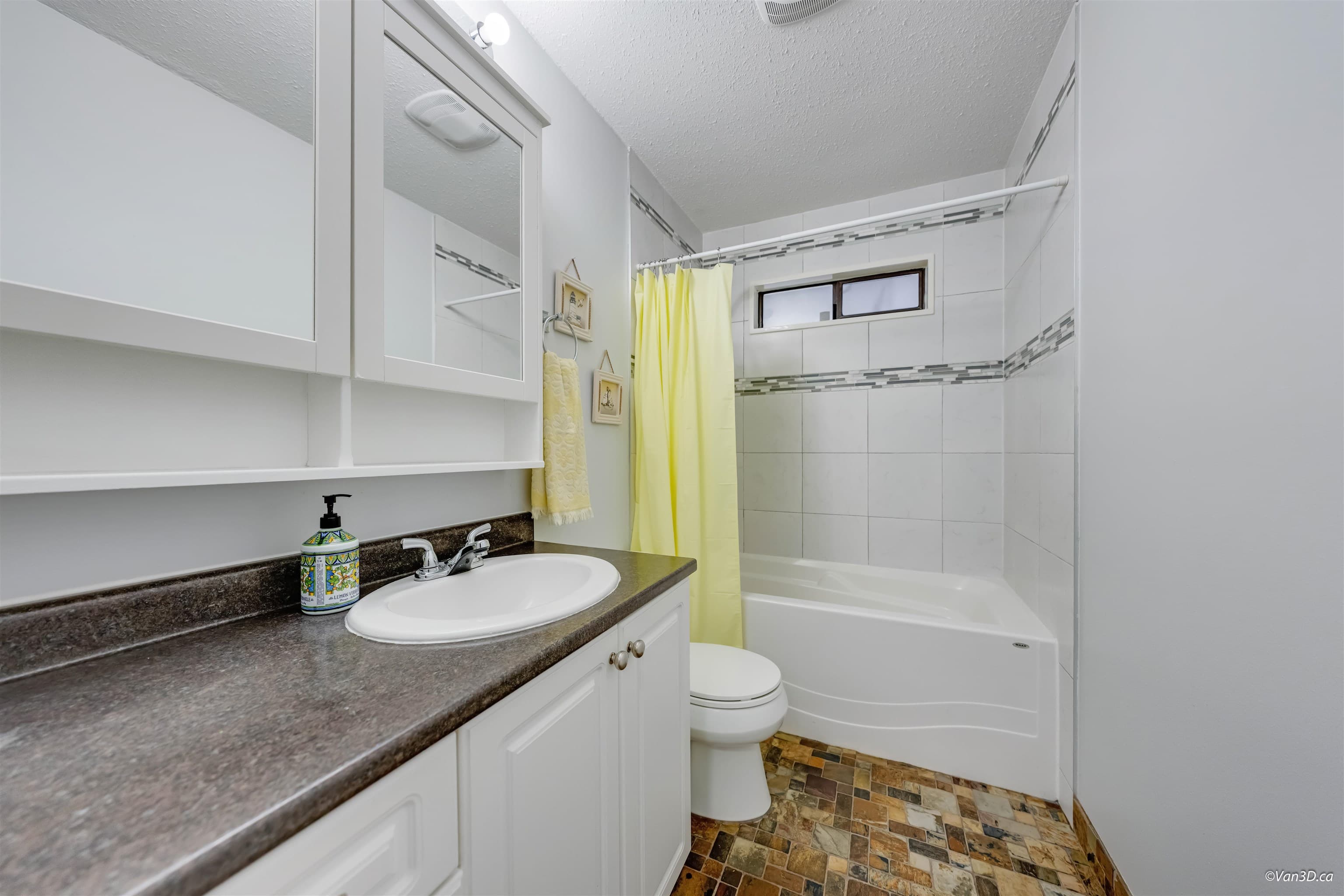 27549 31a Avenue, Langley, V4W 3L2 — photo 4