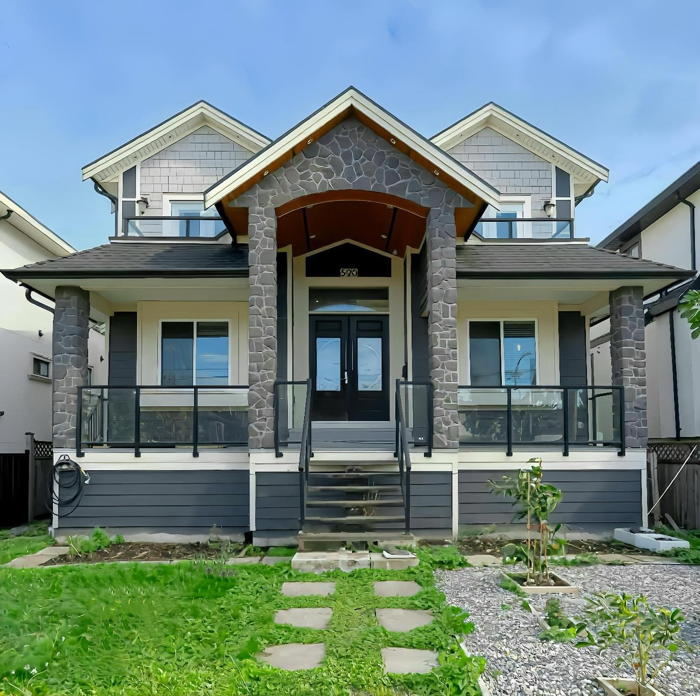 520 Ewen Avenue, New Westminster, V3M 5B1 — photo 2