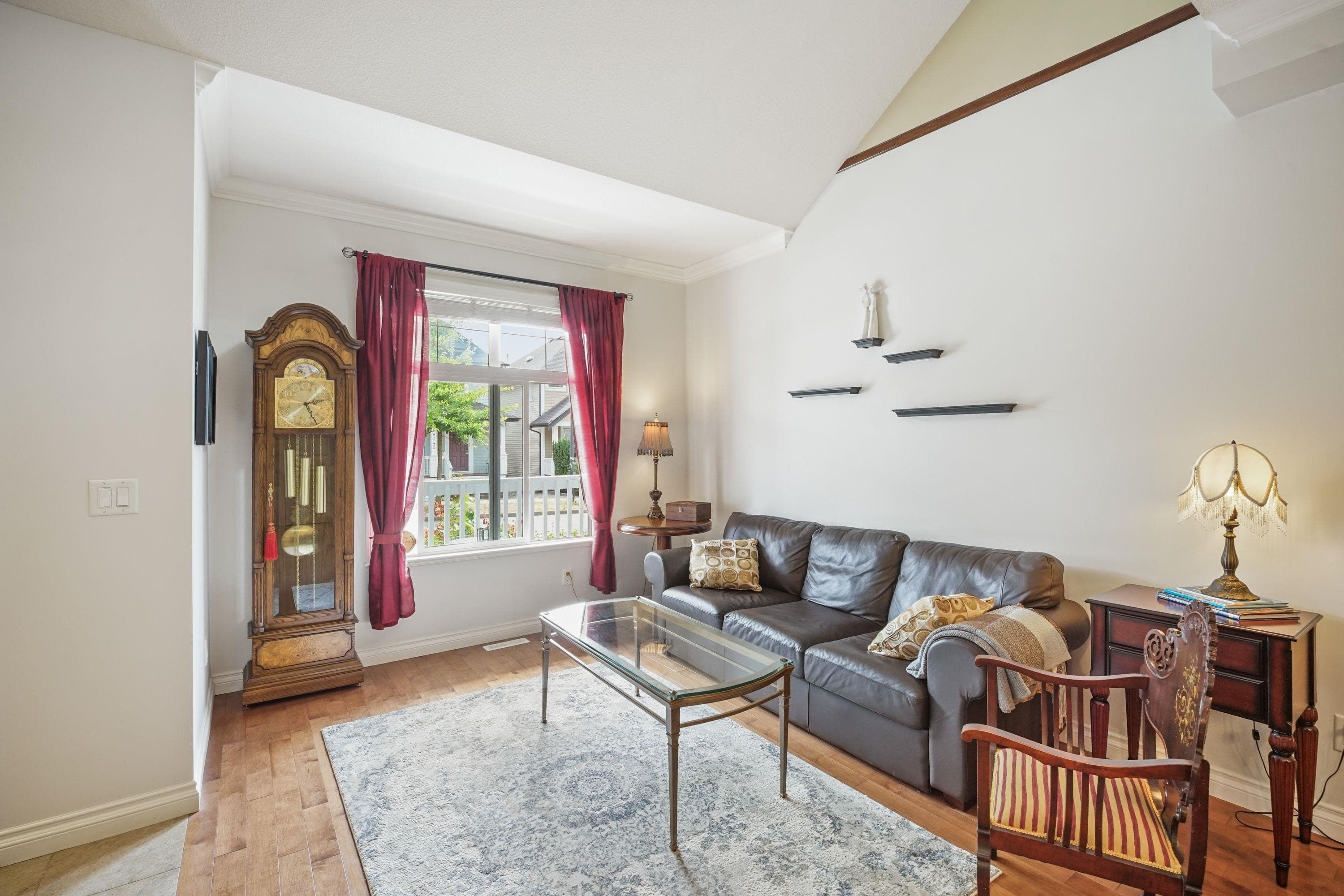 18045 70a Avenue, Surrey, V3S 7C5 — photo 4