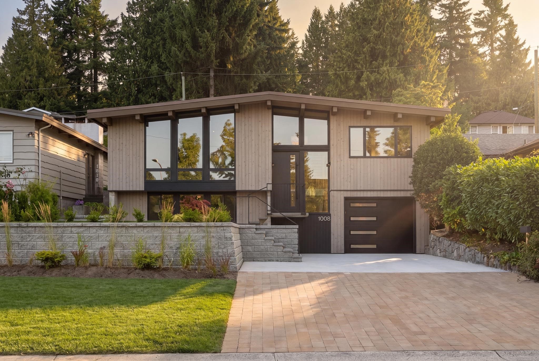 1008 W 17th Street, North Vancouver