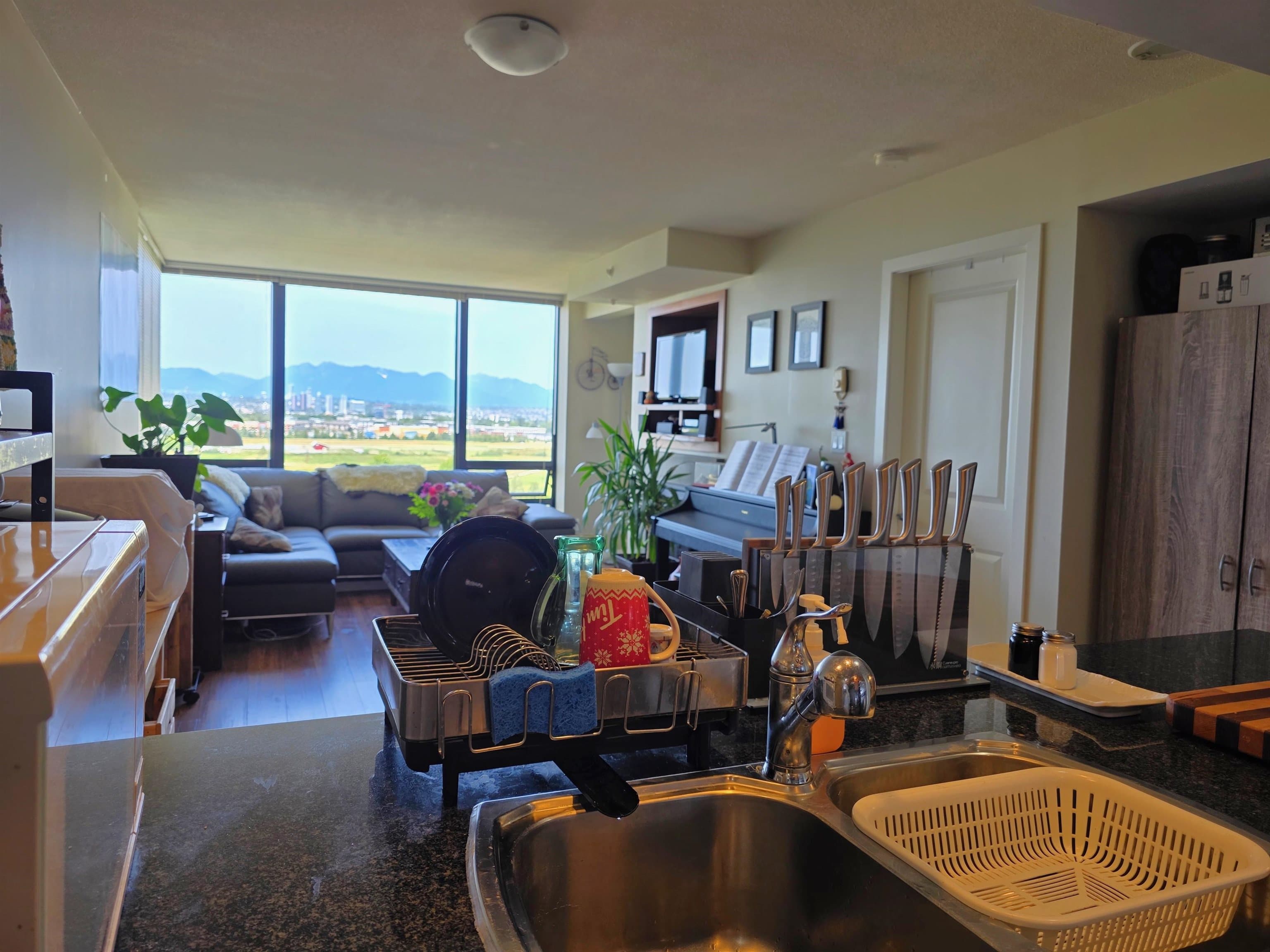 1707 - 9133 Hemlock Drive, Richmond, V6Y 4J9 — photo 2