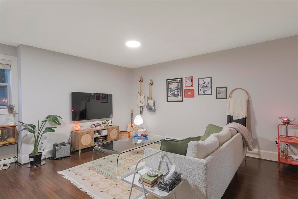 Suite - 518 E 16th Street, North Vancouver, V7L 2T6 — photo 3