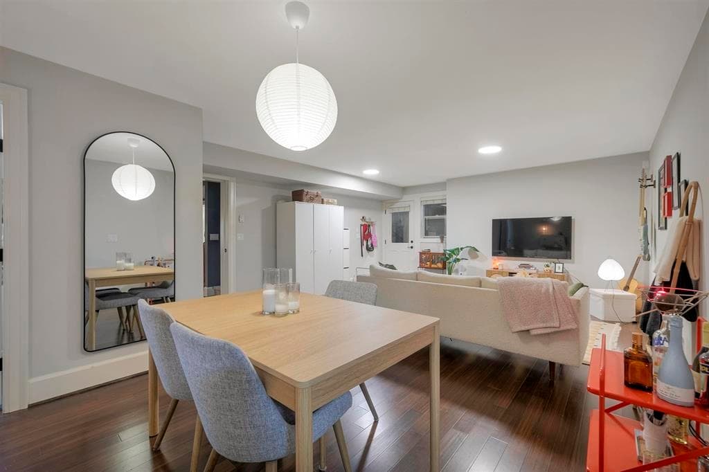 Suite - 518 E 16th Street, North Vancouver, V7L 2T6 — photo 4