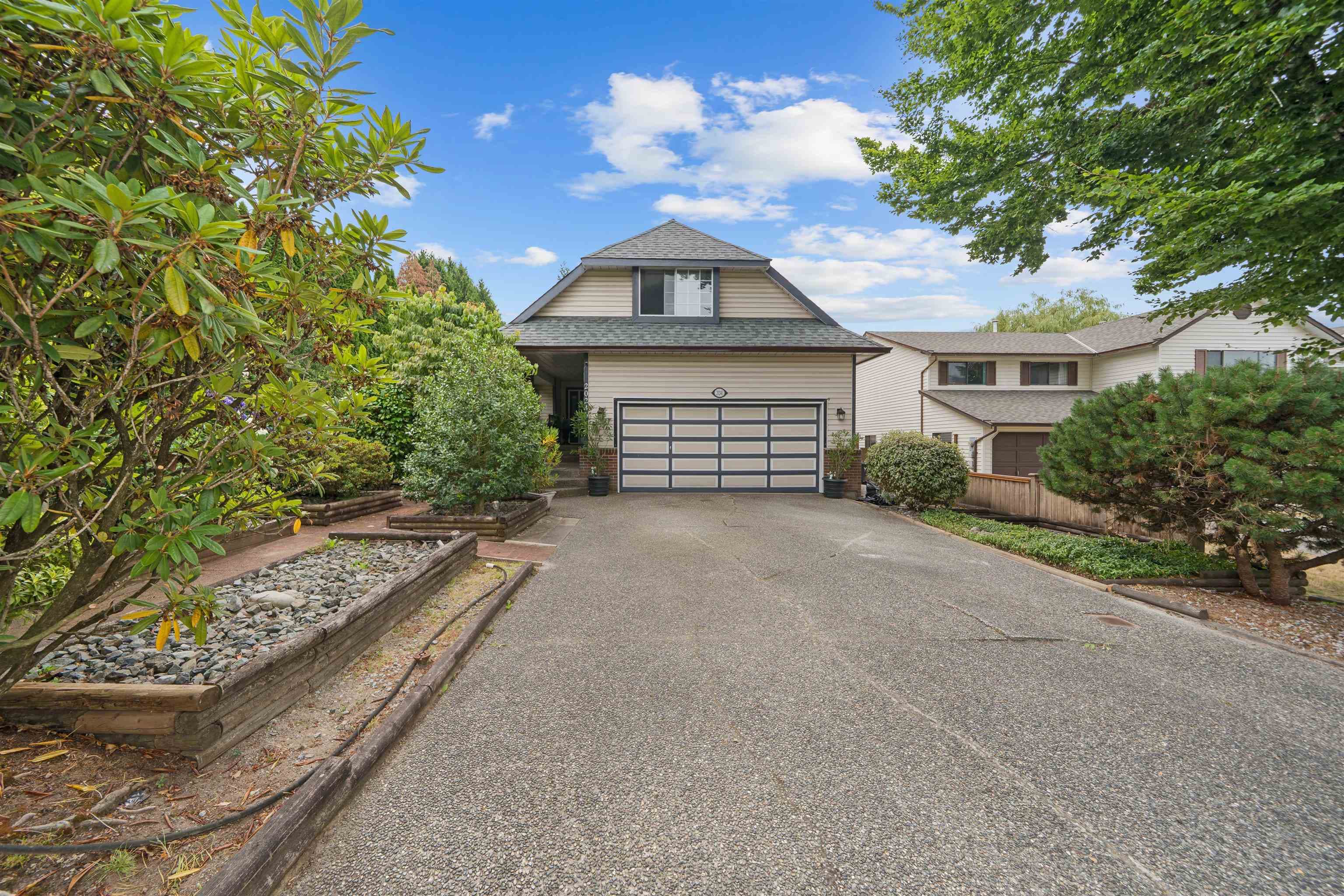 20240 121 Avenue, Maple Ridge, V2X 9P1 — photo 1