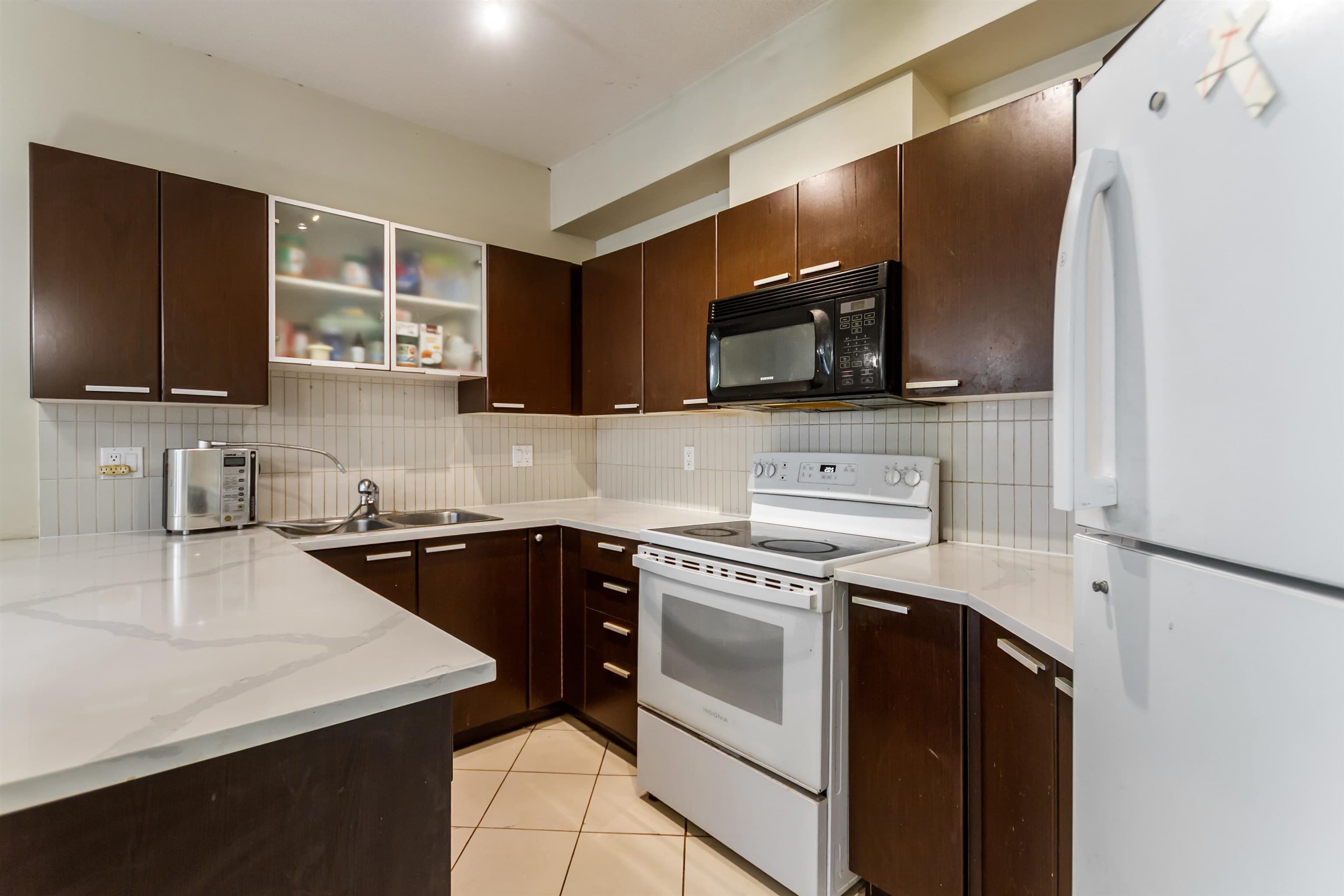 301 - 10499 University Drive, Surrey, V3T 0A4 — photo 5
