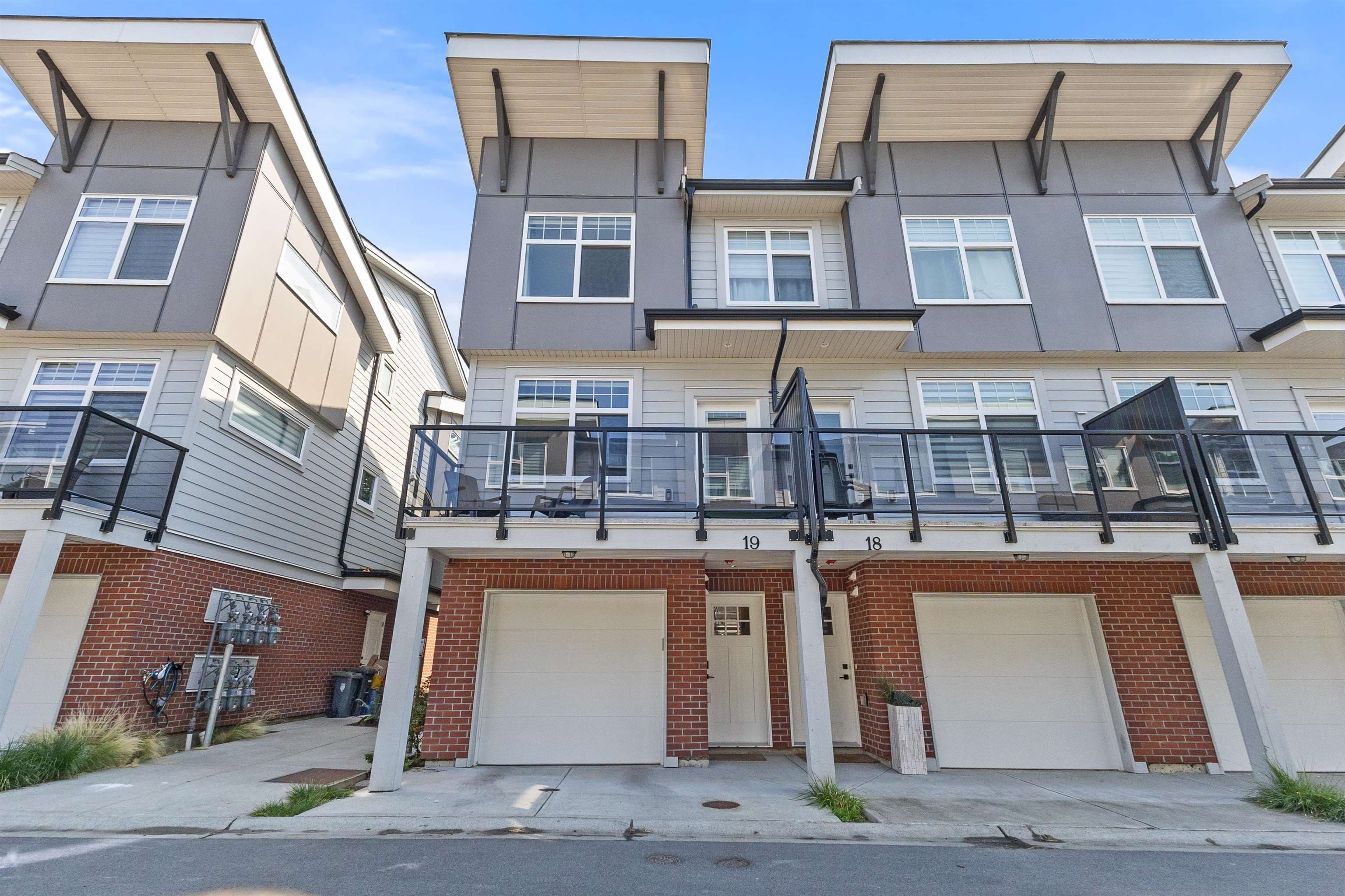 19 - 22334 48 Avenue, Langley, V3A 3N5 — photo 1