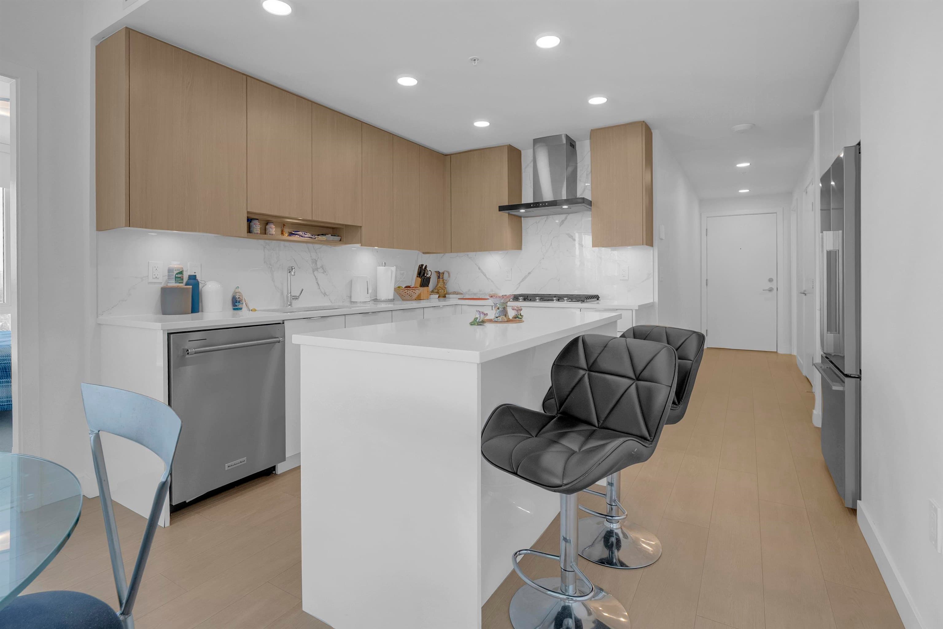 1106 - 7769 Park Crescent, Burnaby, V3N 0J7 — photo 3