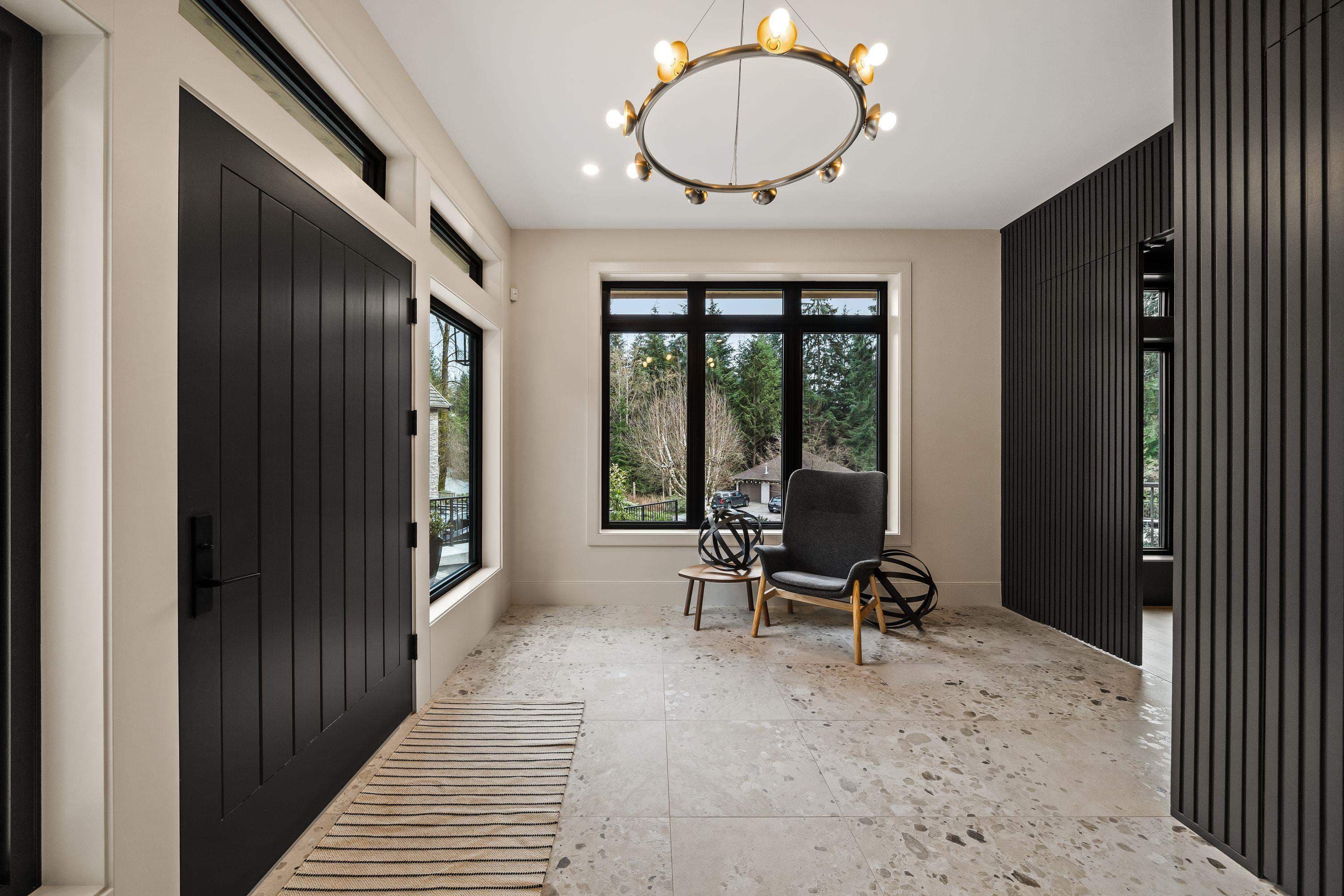 135 Oak Court, Anmore, V3H 4W9 — photo 3