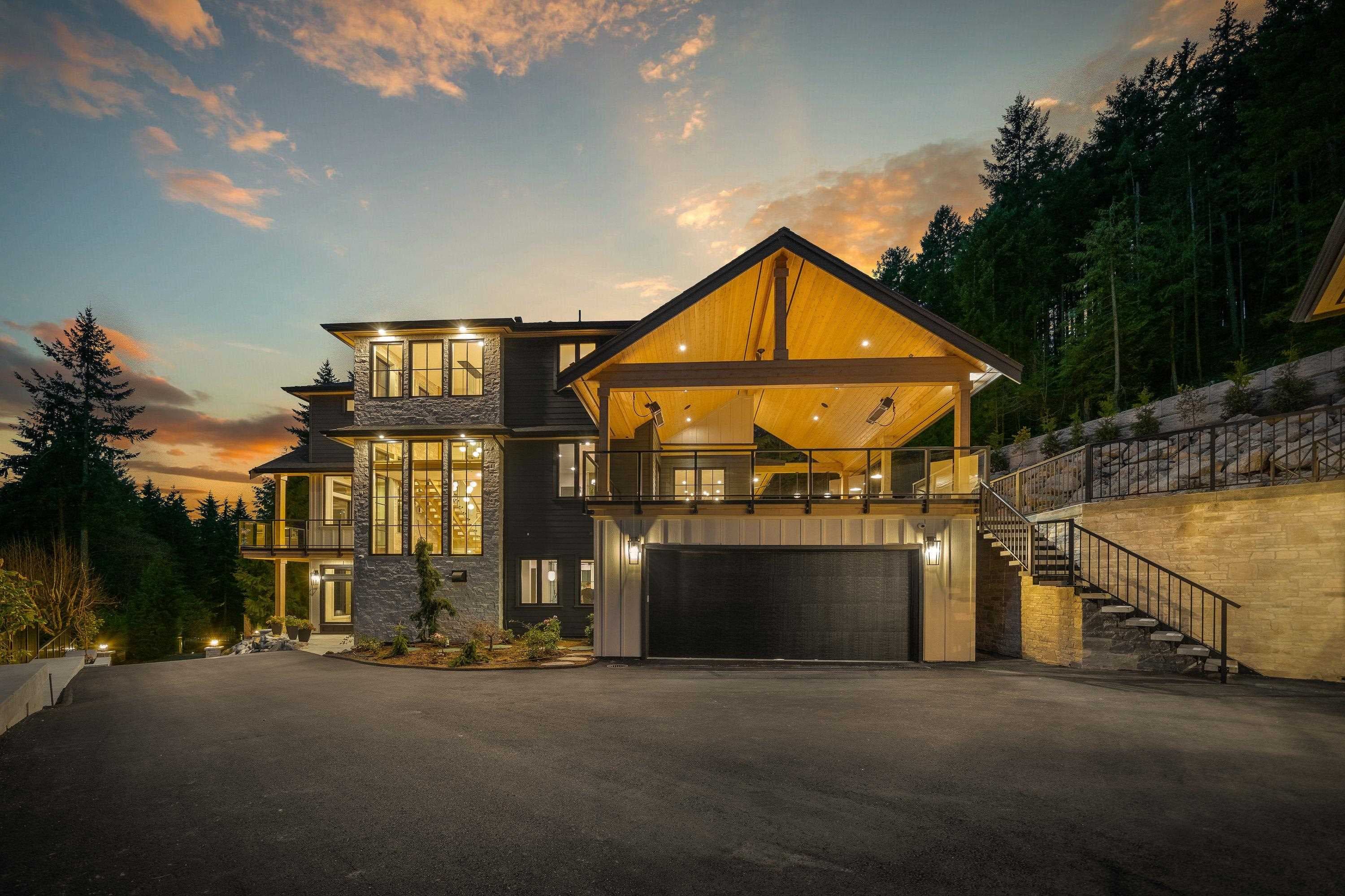 135 Oak Court, Anmore, V3H 4W9 — photo 1