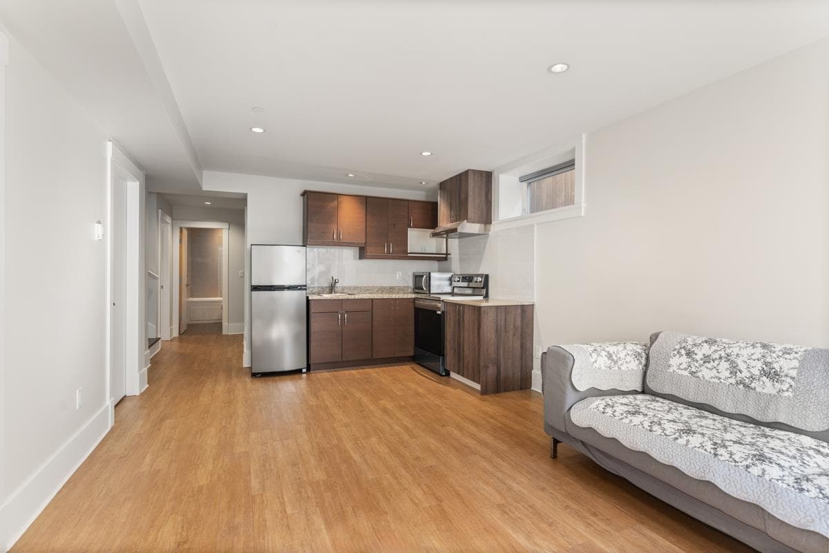 4080 W 15th Avenue, Vancouver, V6R 3A3 — photo 2