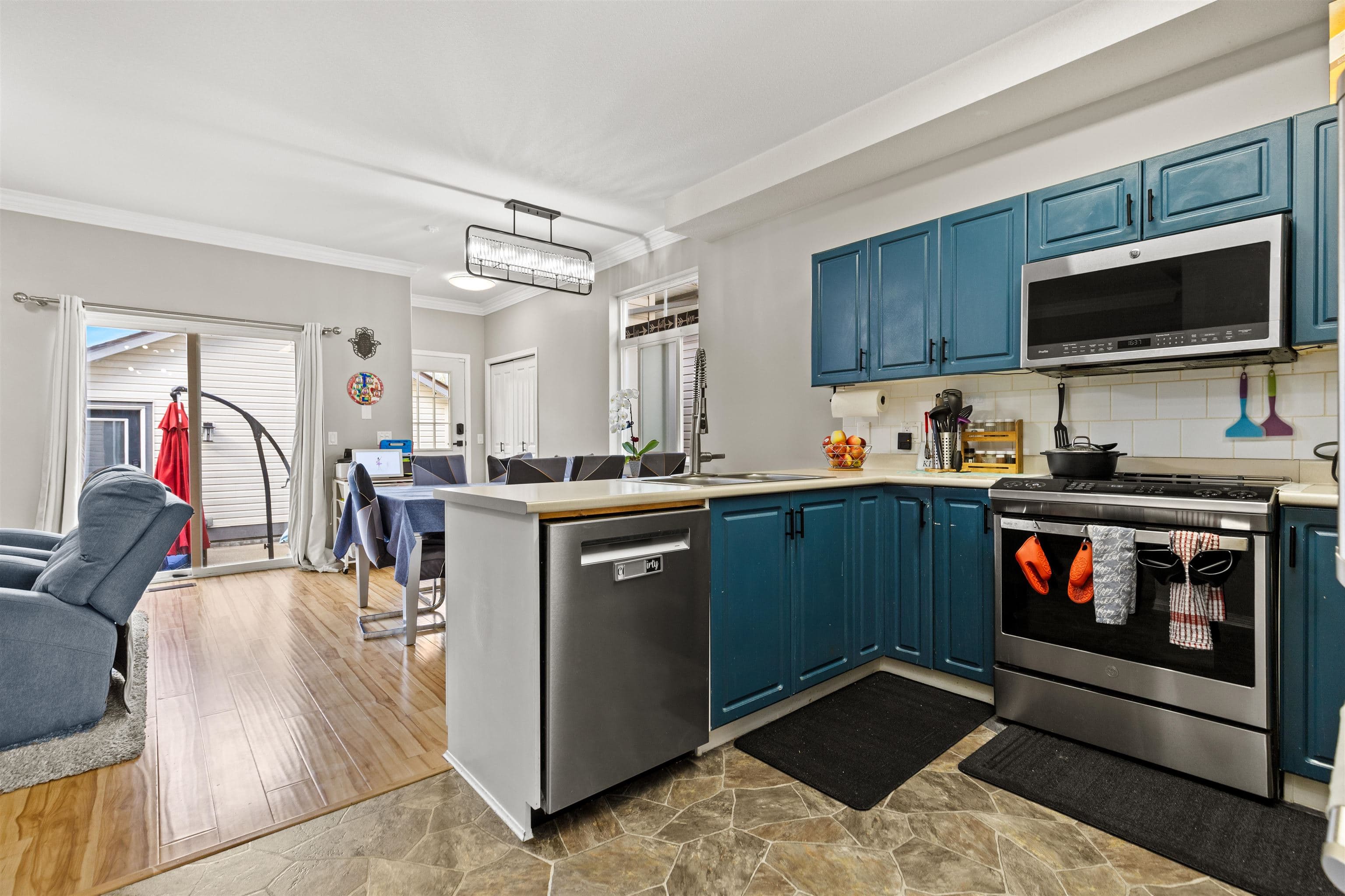 106 - 33751 7 Avenue, Mission, V2V 7C2 — photo 5