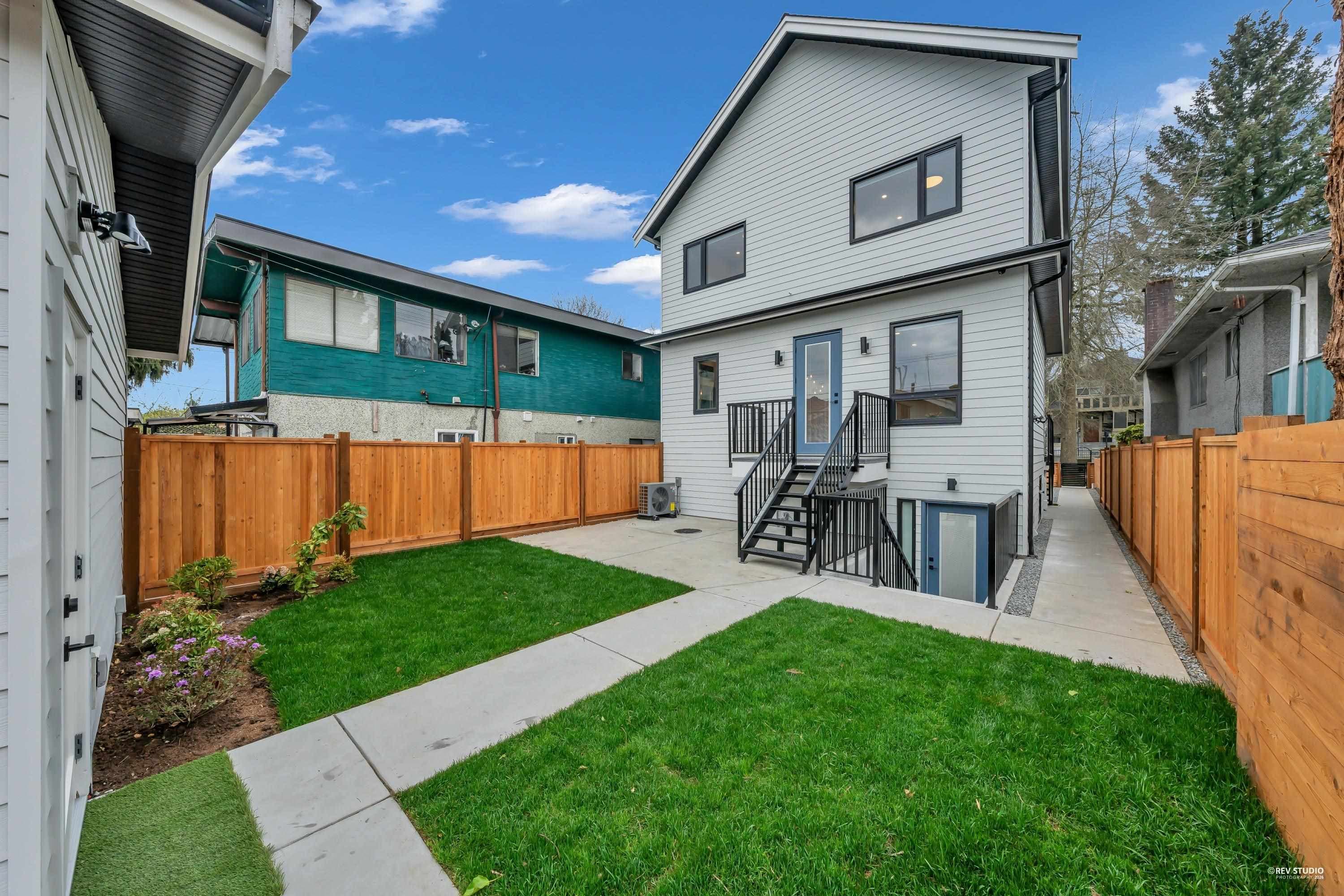 2713 Cheyenne Avenue, Vancouver, V5R 4R5 — photo 3