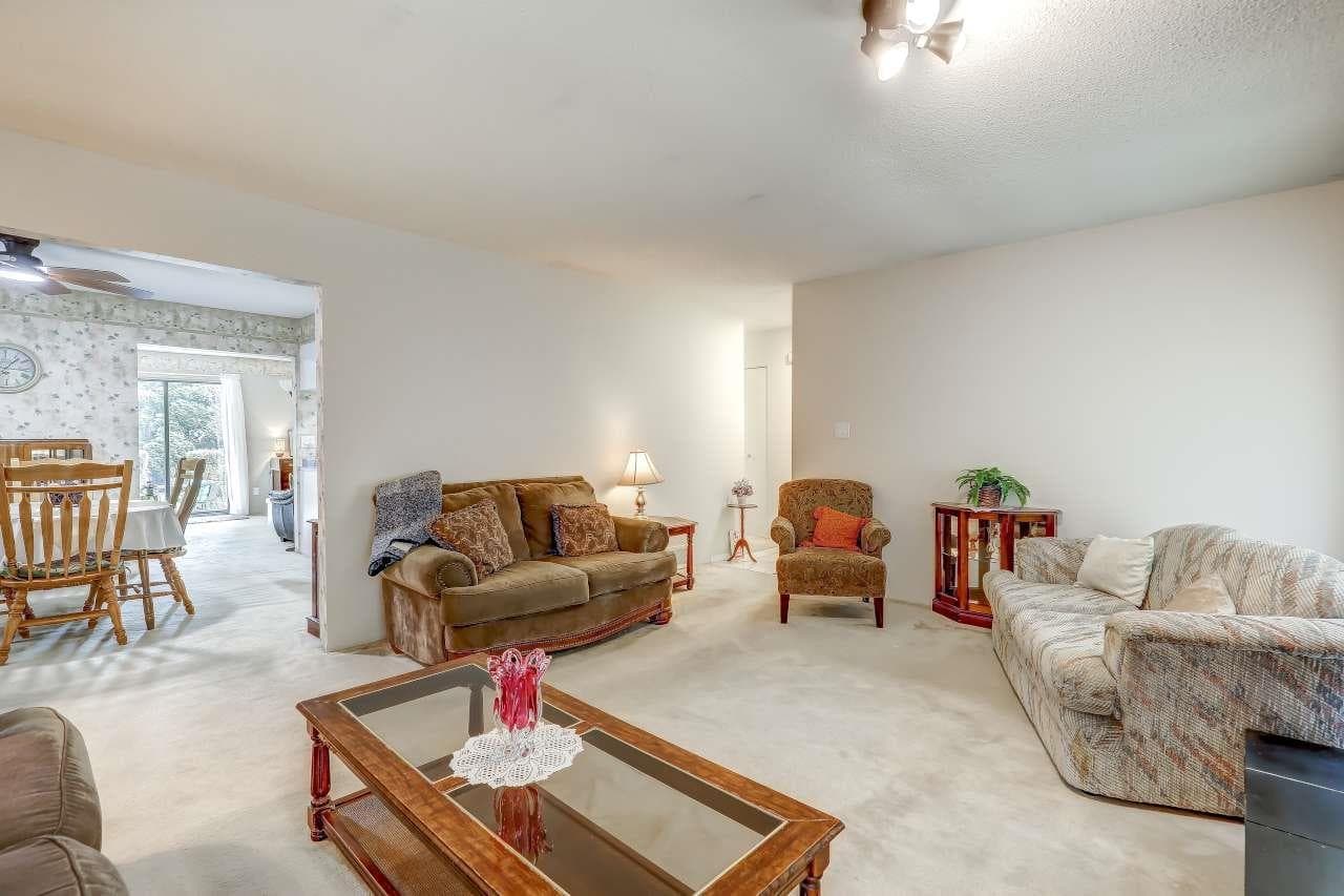 15584 98 Avenue, Surrey, V3R 7R2 — photo 3