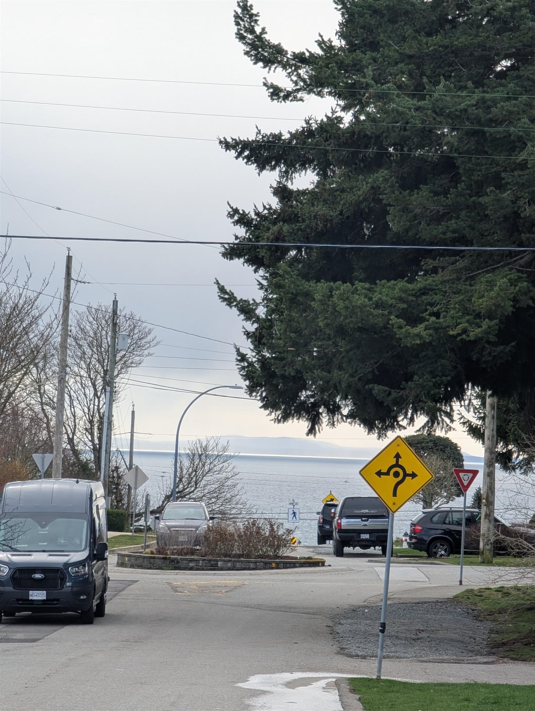 15482 Semiahmoo Avenue, White Rock, V6B 1R4 — photo 3