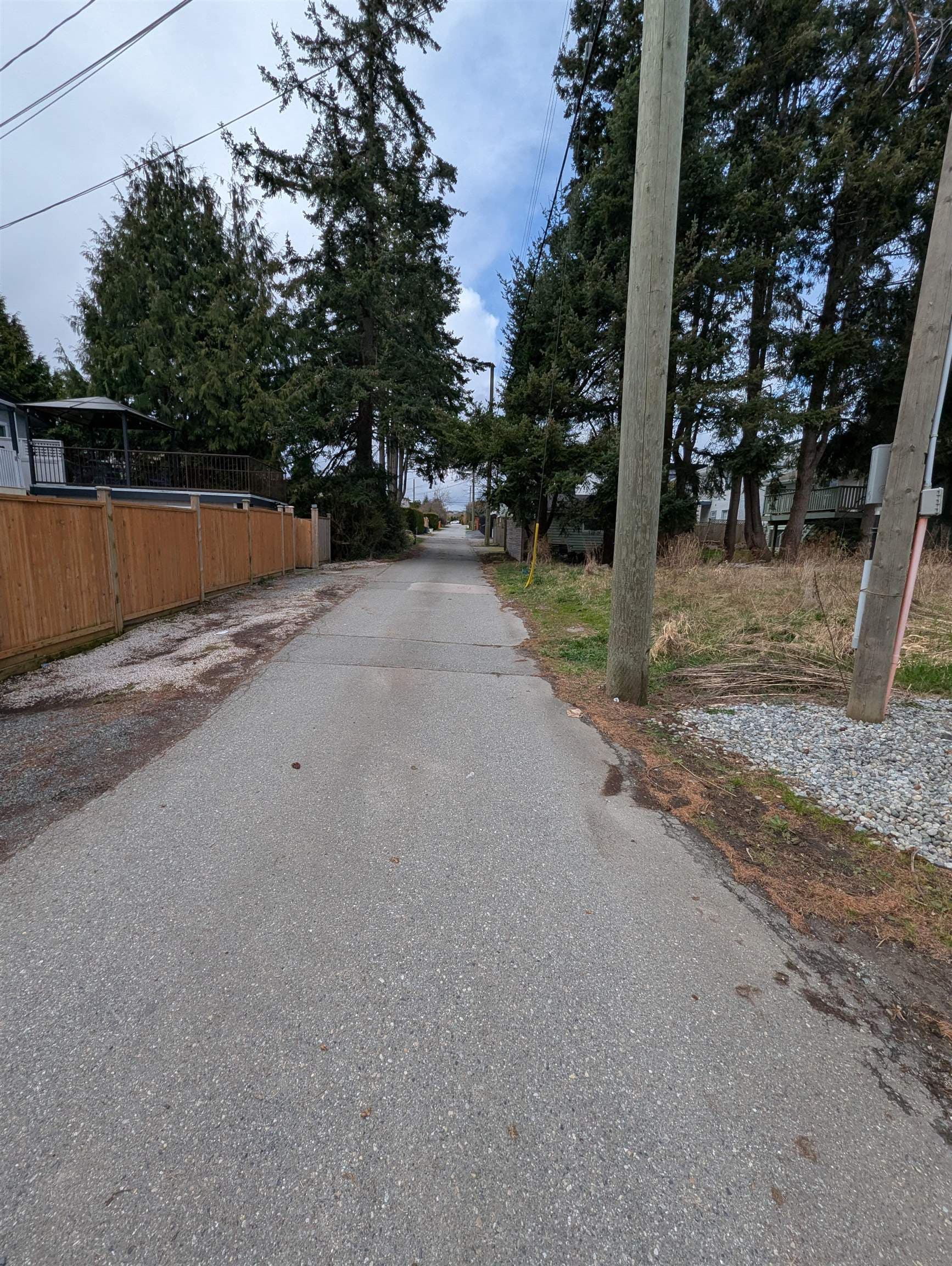 15482 Semiahmoo Avenue, White Rock, V6B 1R4 — photo 5