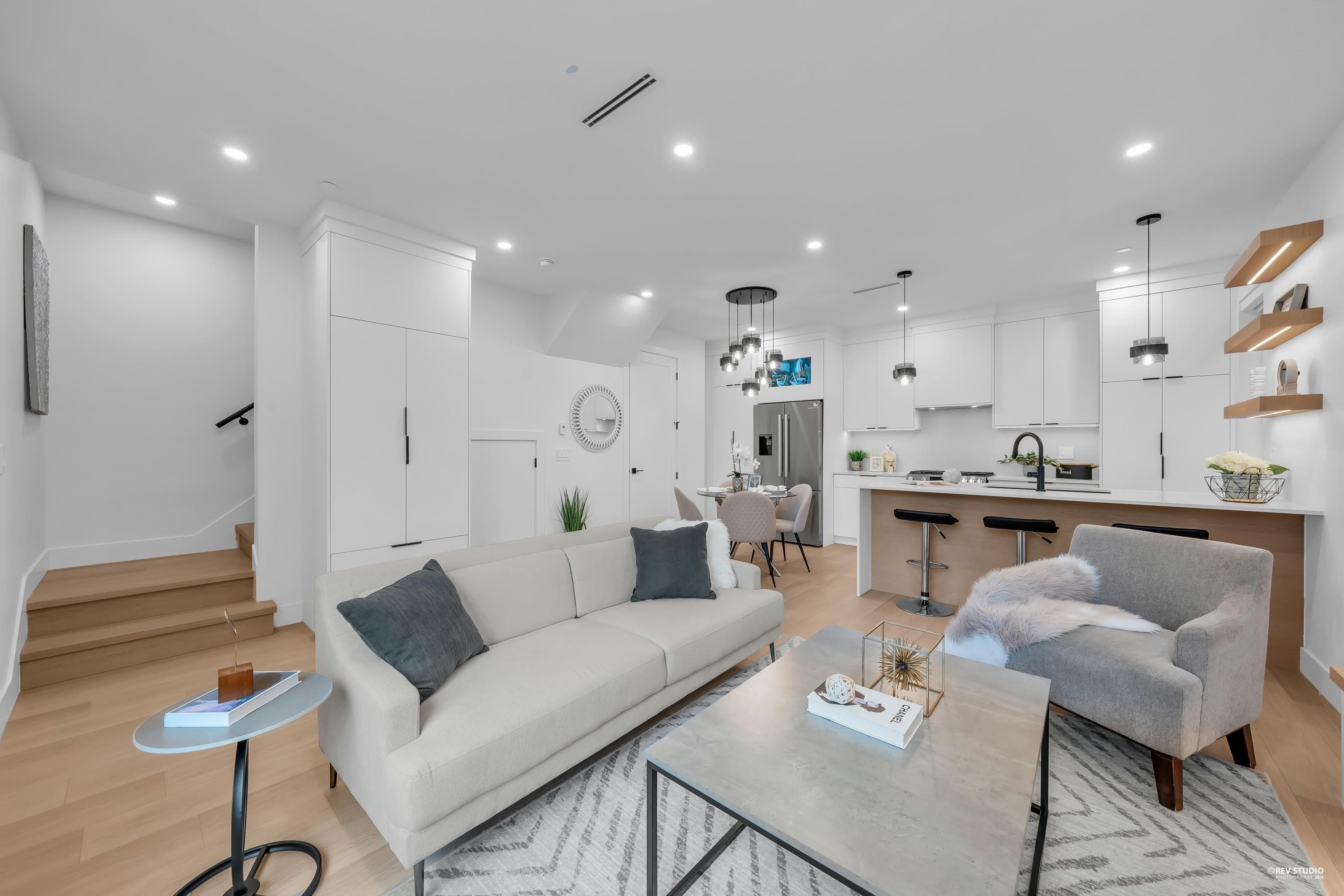 2715 Cheyenne Avenue, Vancouver, V5R 4R5 — photo 3