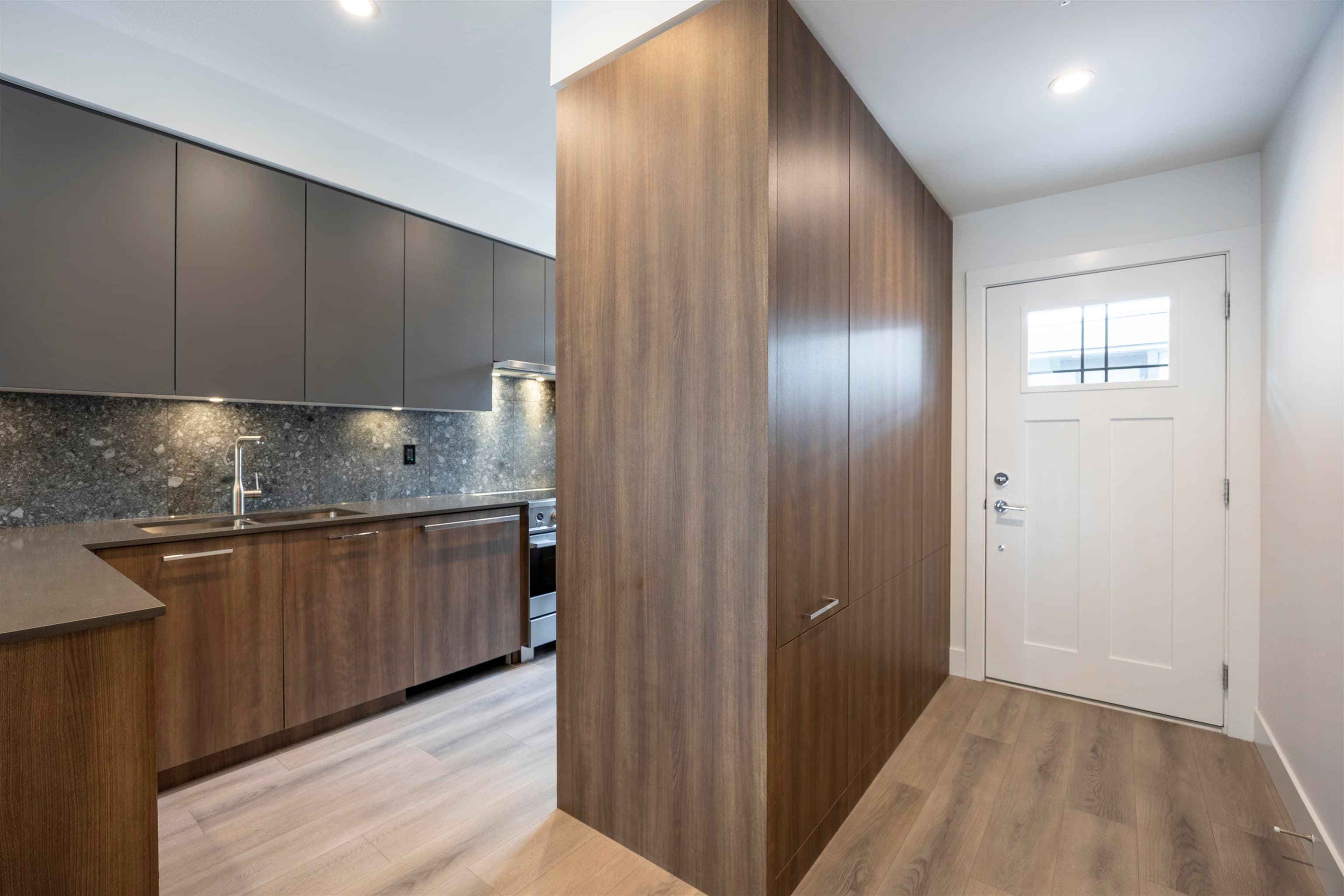 102 - 2322 Emery Court, Vancouver, V7J 0G3 — photo 4