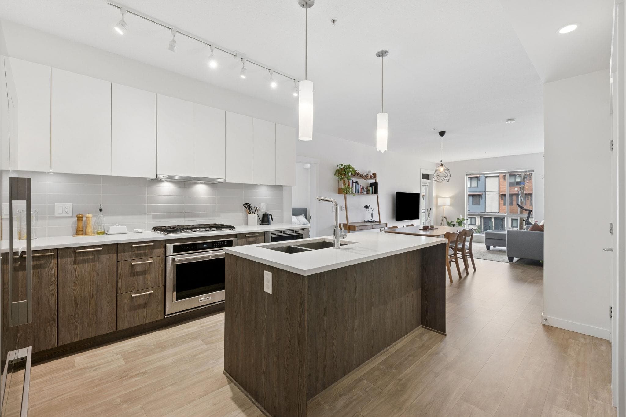 211 - 625 E 3rd Street, North Vancouver, V7L 1G6 — photo 2