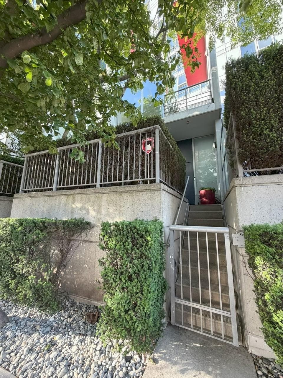 121 W West Georgia Street, Vancouver, V6B 1T9 — photo 3