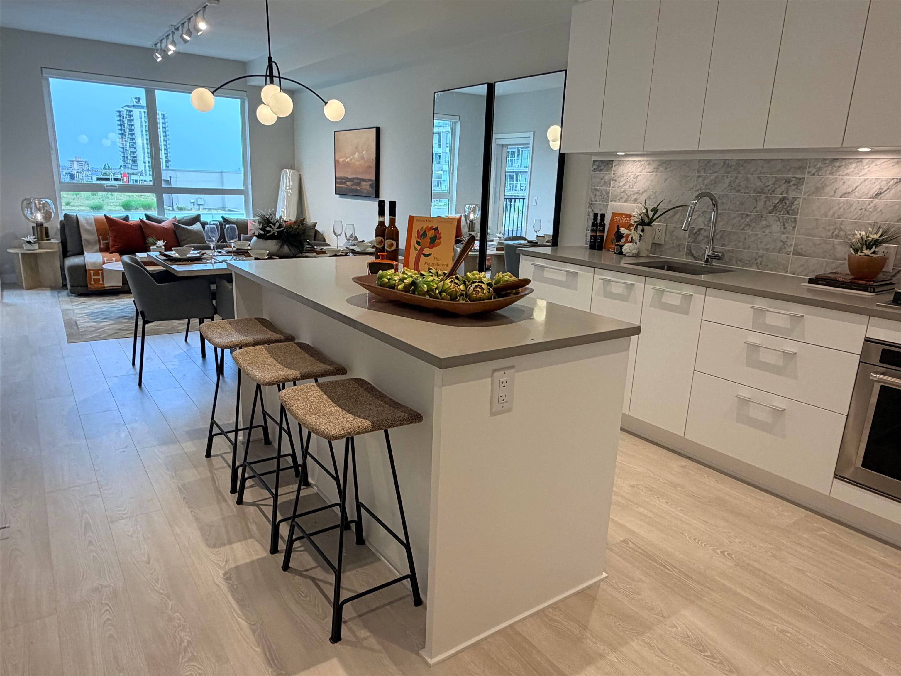 403 - 110 E 17th Street, North Vancouver, V7L 0K4 — photo 1