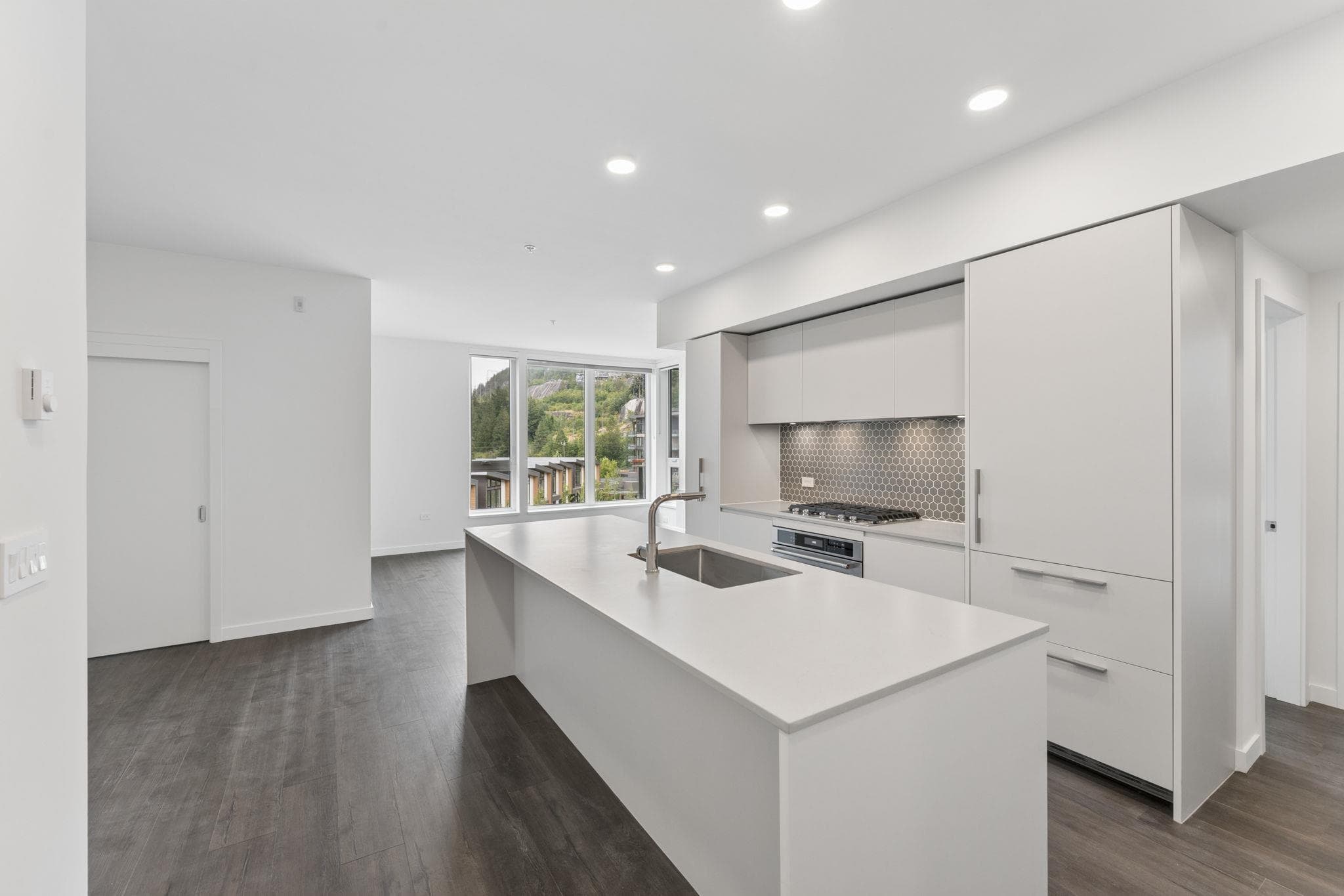 421 - 1500 Scott Crescent, Squamish, V8B 1G5 — photo 3