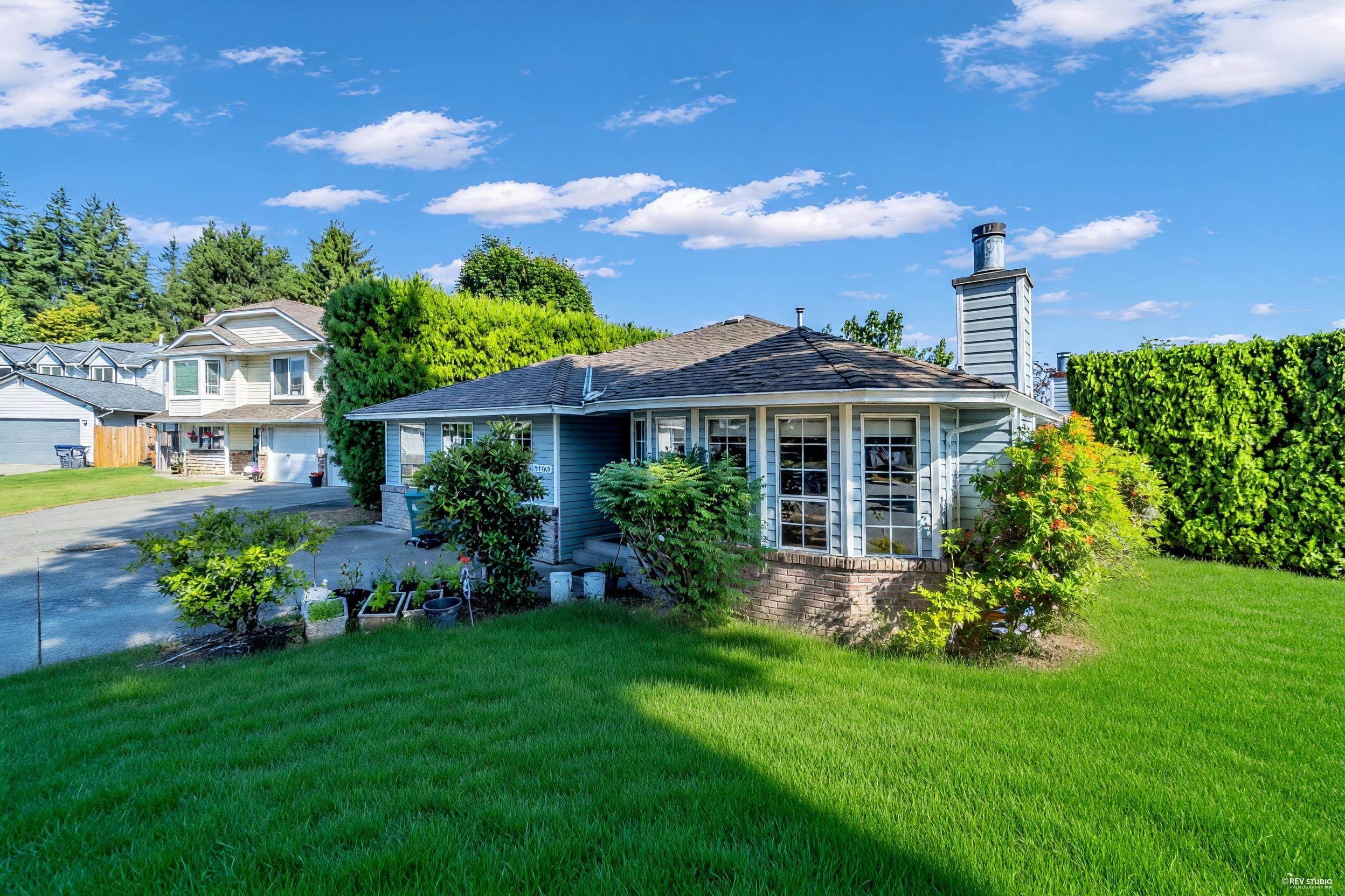 15447 92a Avenue, Surrey, V3R 9B2 — photo 3