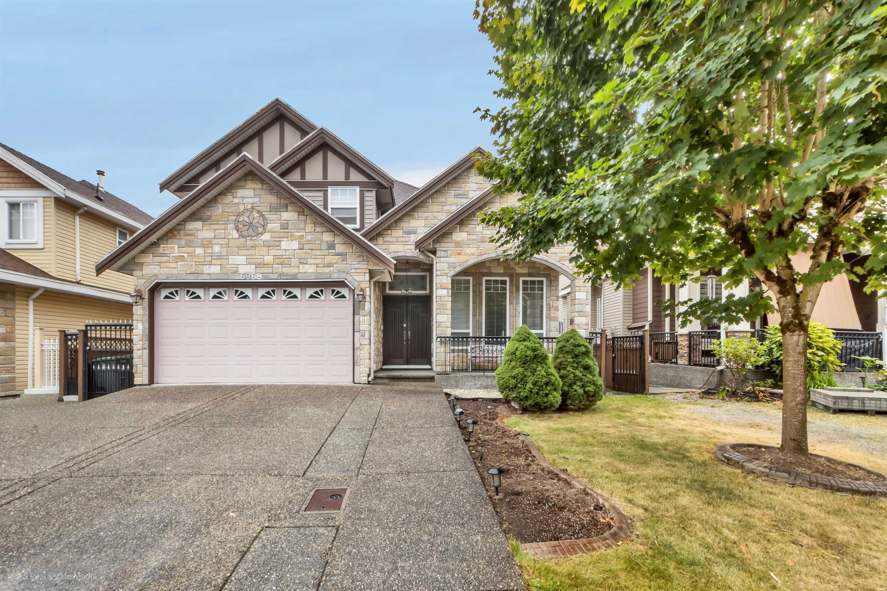 6968 151a Street, Surrey, V3W 3T1 — photo 2