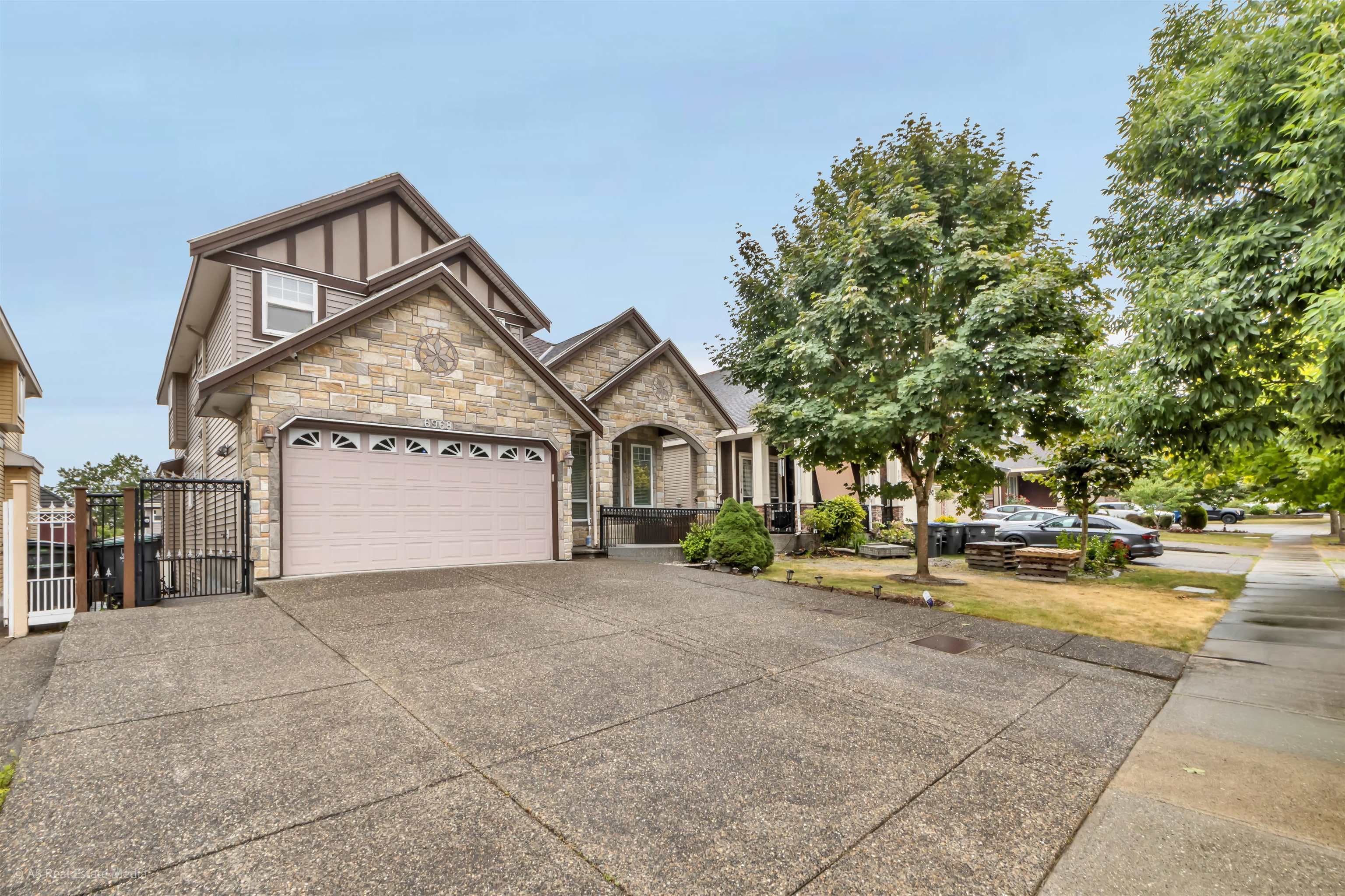 6968 151a Street, Surrey, V3W 3T1 — photo 3