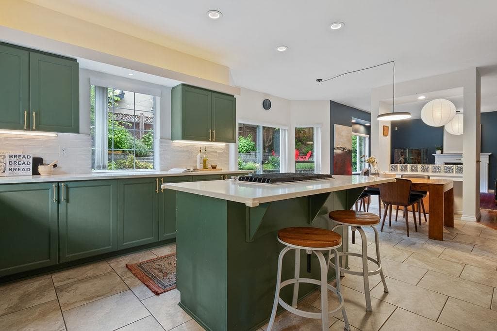 116 Parkside Drive, Port Moody, V3H 4W8 — photo 2