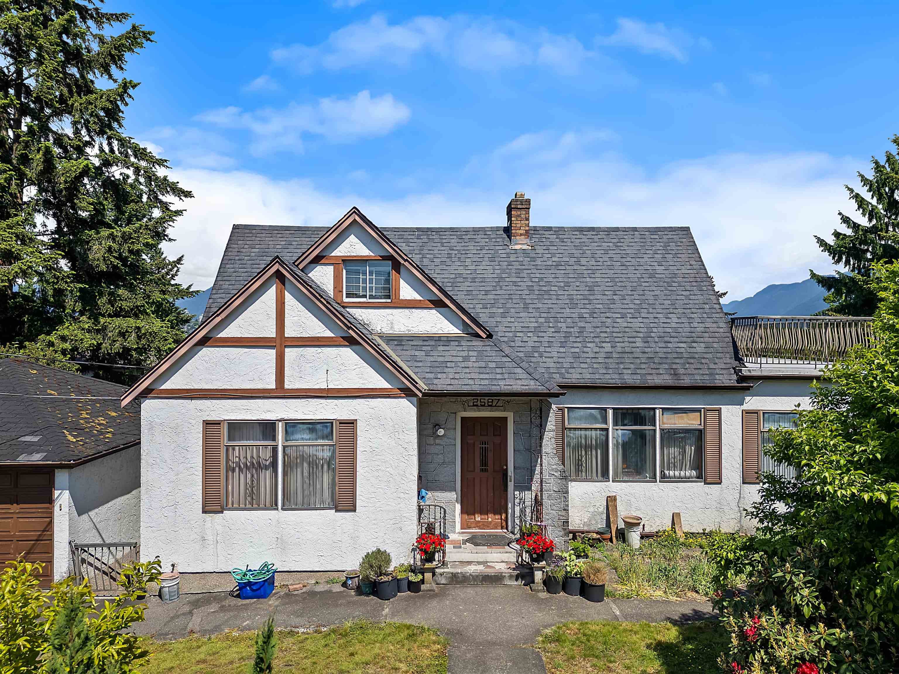 2587 Yale Street, Vancouver, V5K 1C1 — photo 1