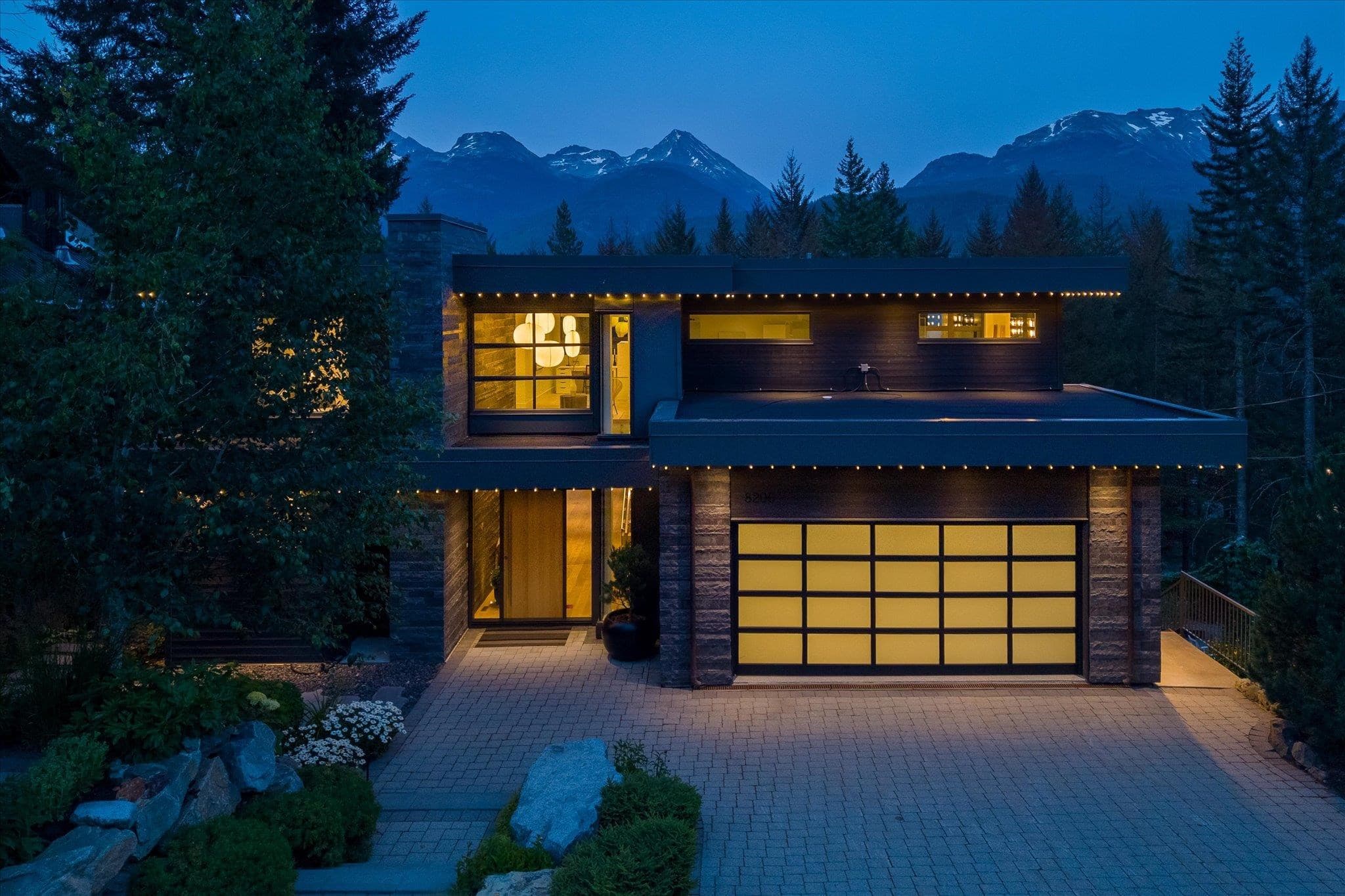 8206 Mountain View Drive, Whistler, V8E 0G3 — photo 1