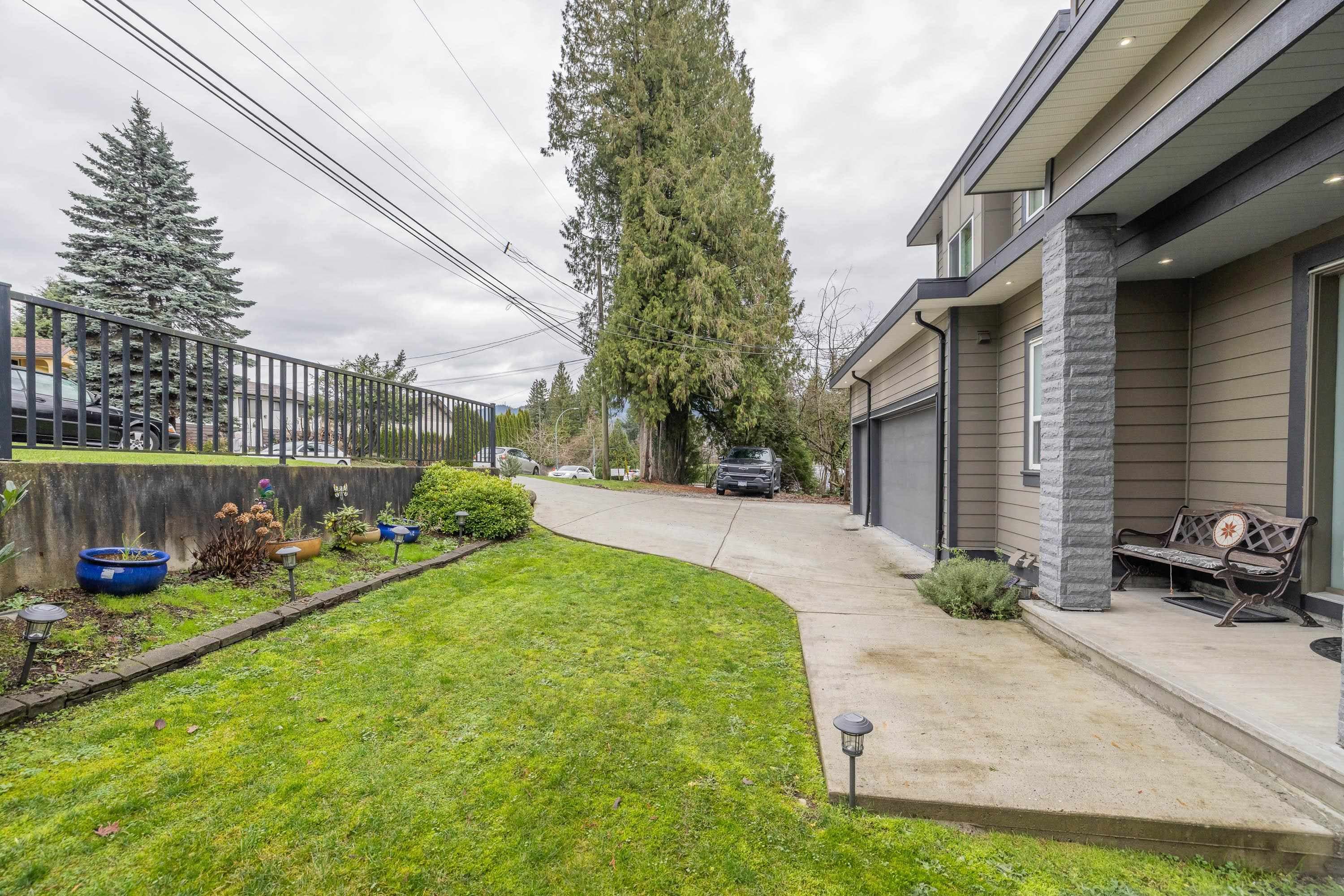 1025 Ranch Park Way, Coquitlam, V3C 2J2 — photo 5