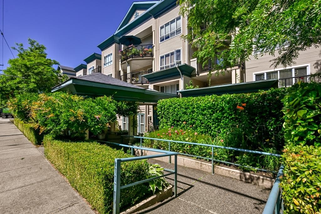 101 - 20727 Douglas Crescent, Langley, V3A 4C1 — photo 2