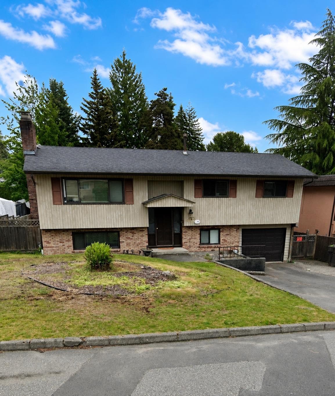 3762 Wellington Street, Port Coquitlam, V3B 3Z2 — photo 1