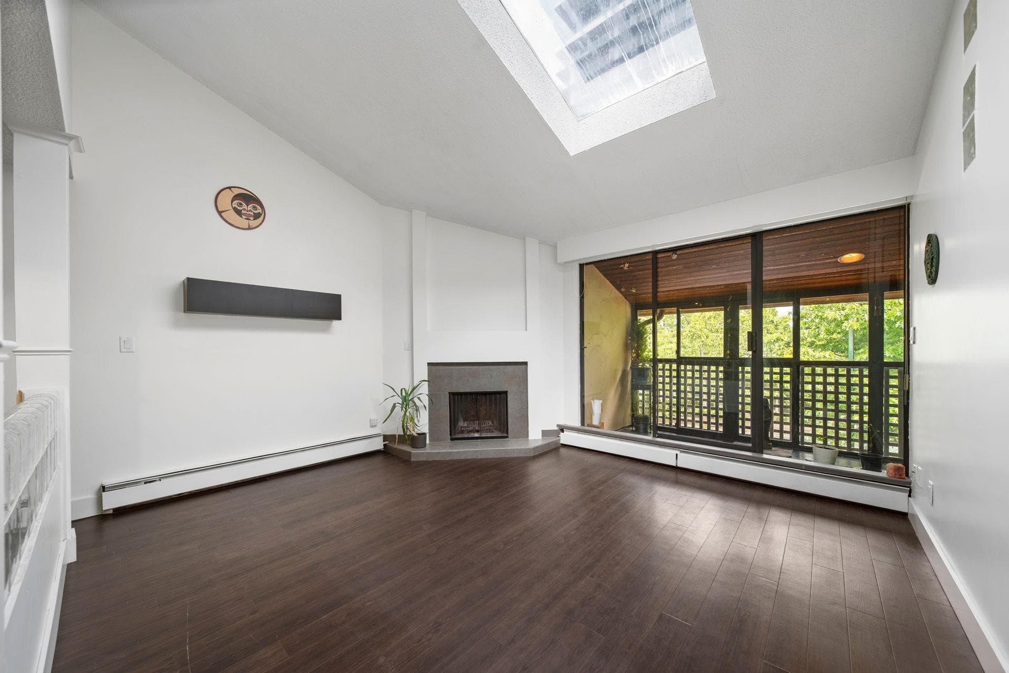 304 - 141 W 13th Street, North Vancouver, V7M 1N5 — photo 2