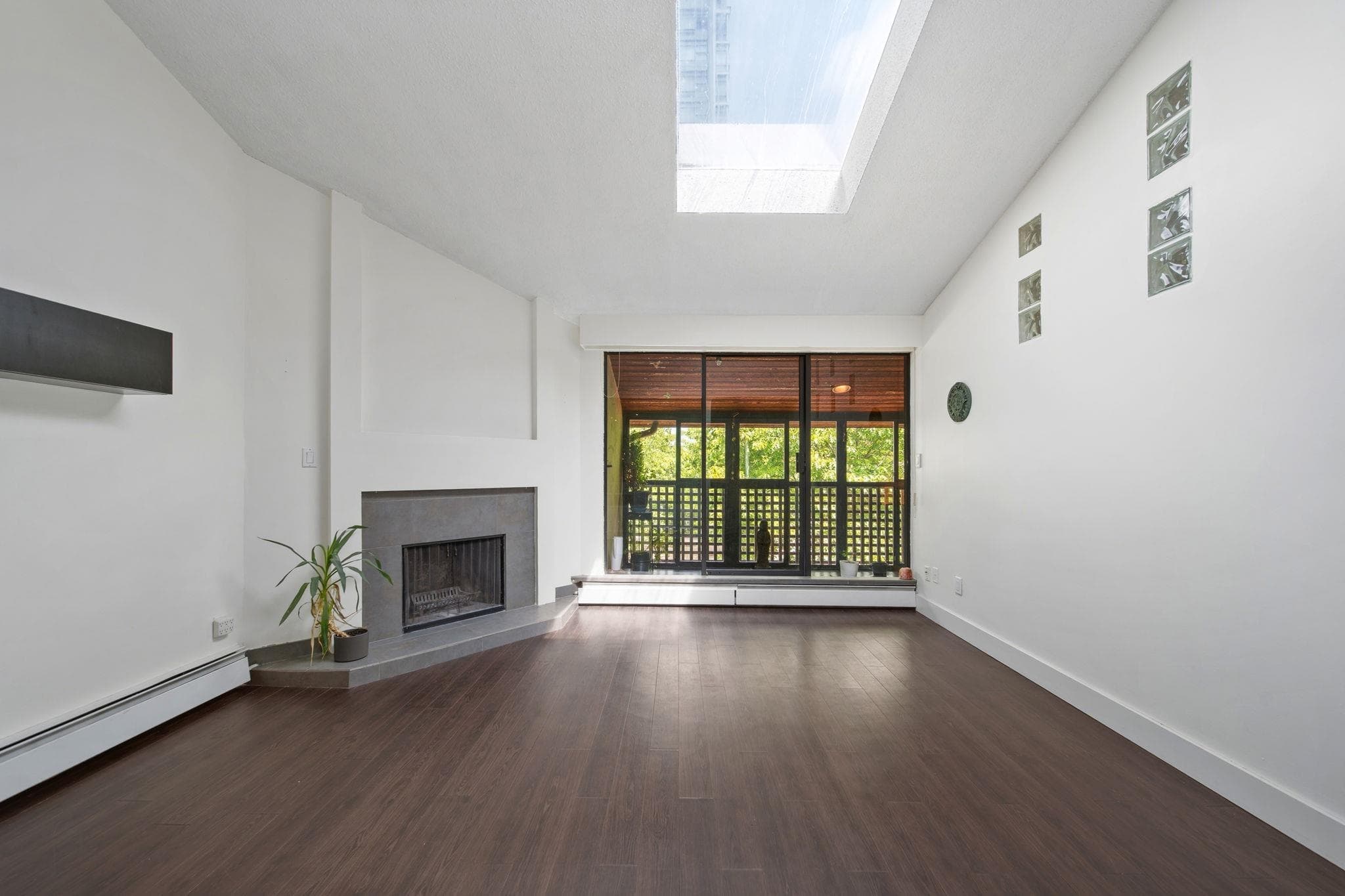 304 - 141 W 13th Street, North Vancouver, V7M 1N5 — photo 3